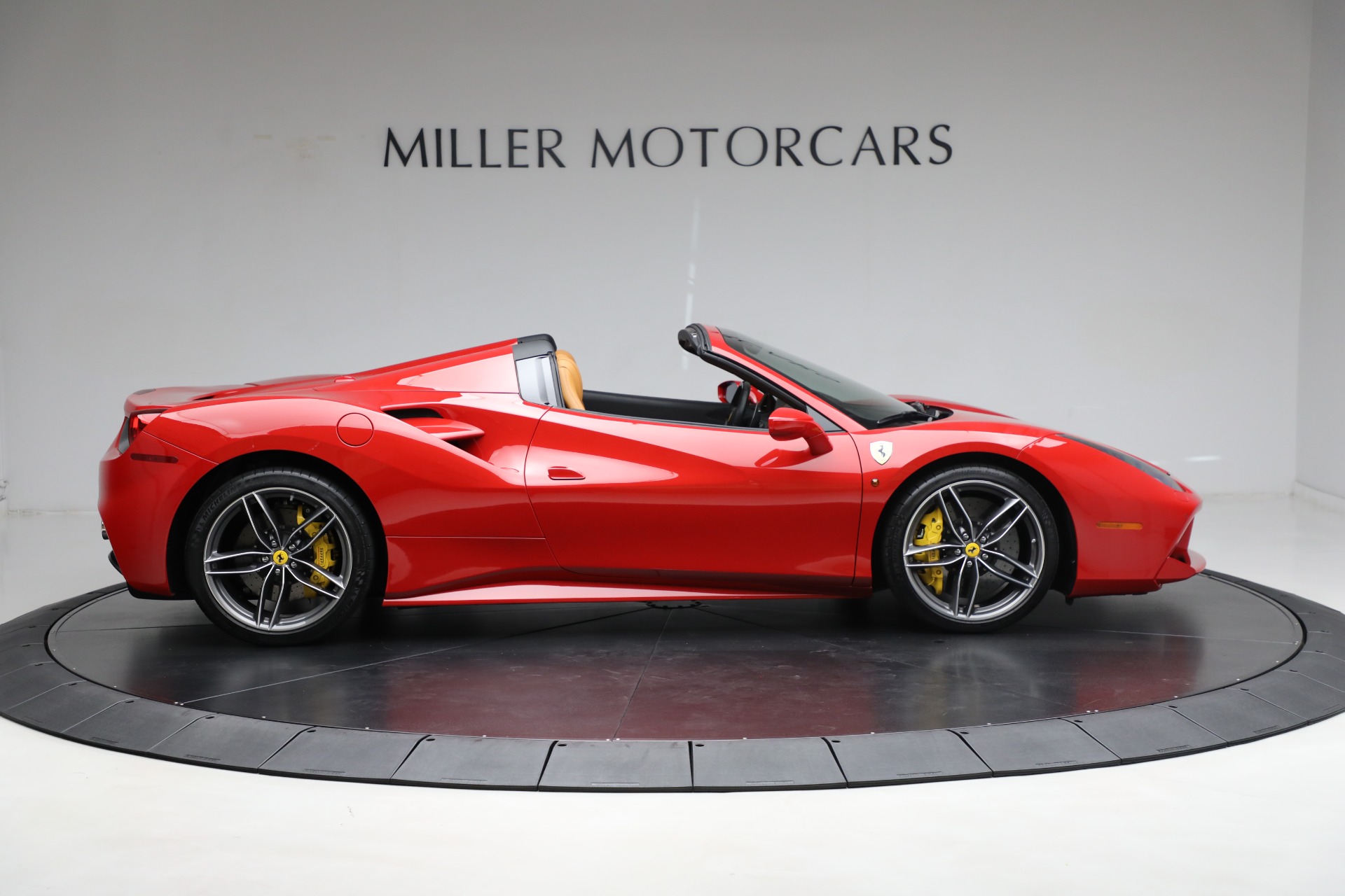 Used-2019-Ferrari-488-Spider