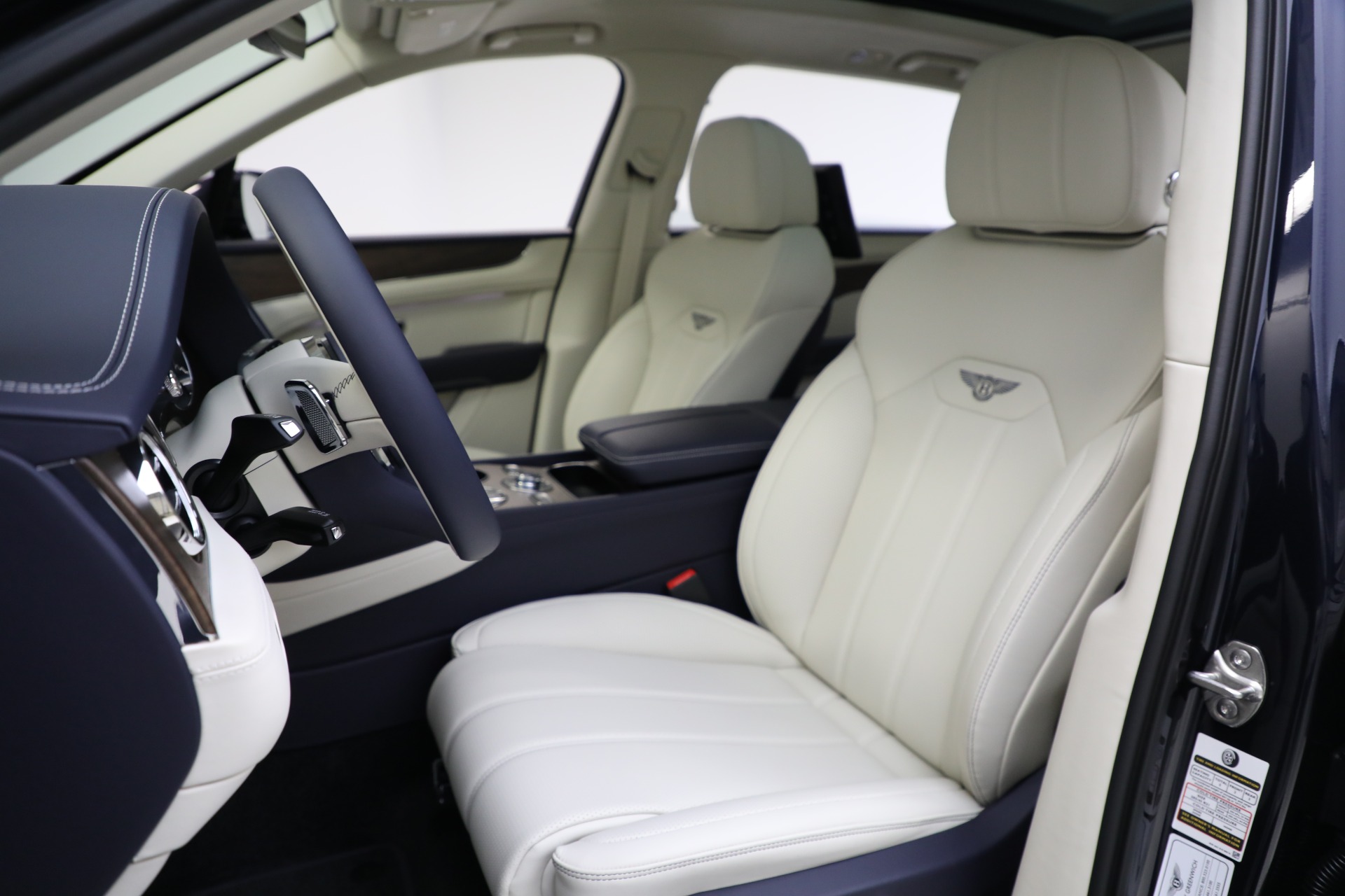 Used-2024-Bentley-Bentayga-EWB-V8