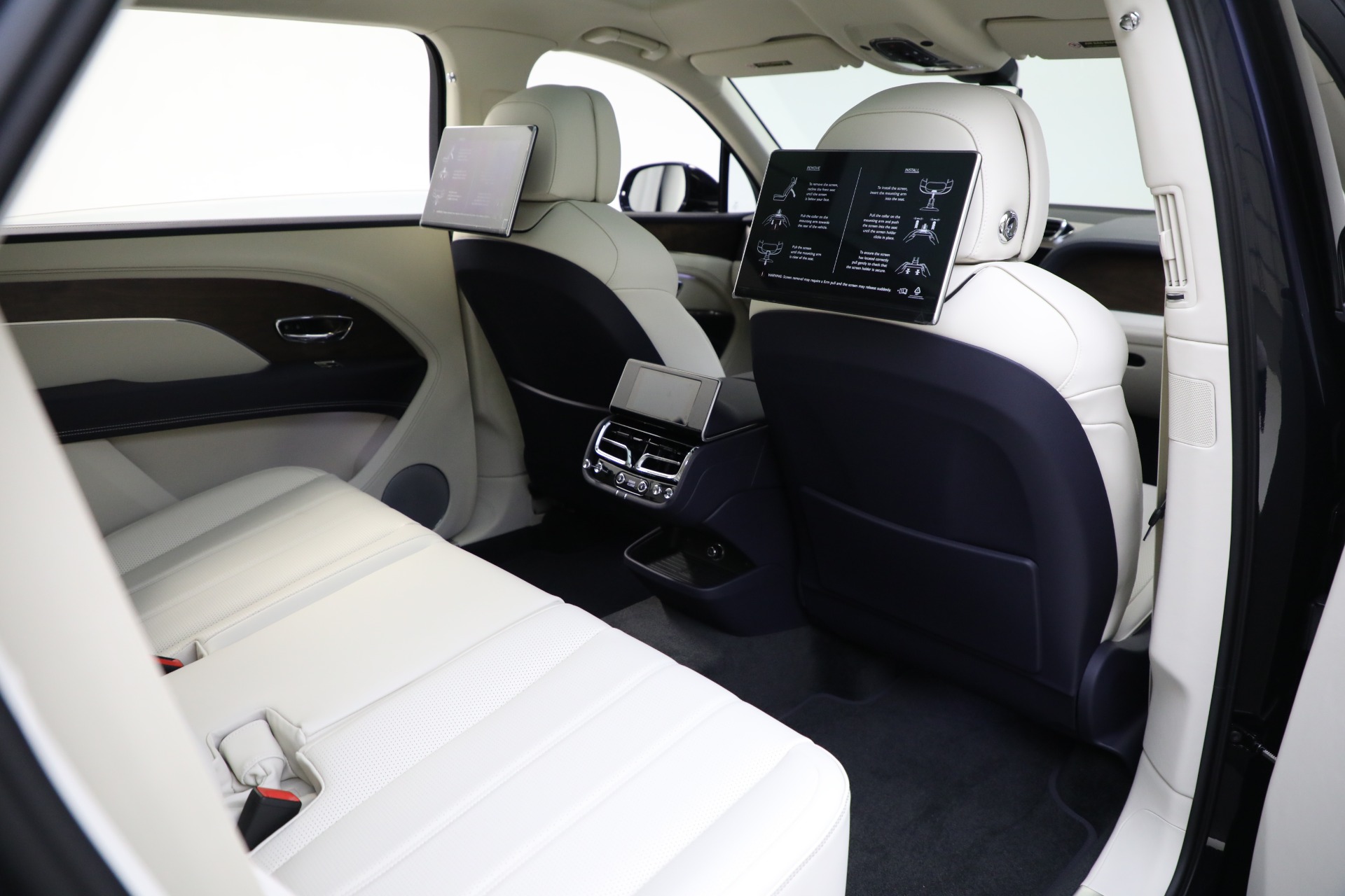 Used-2024-Bentley-Bentayga-EWB-V8