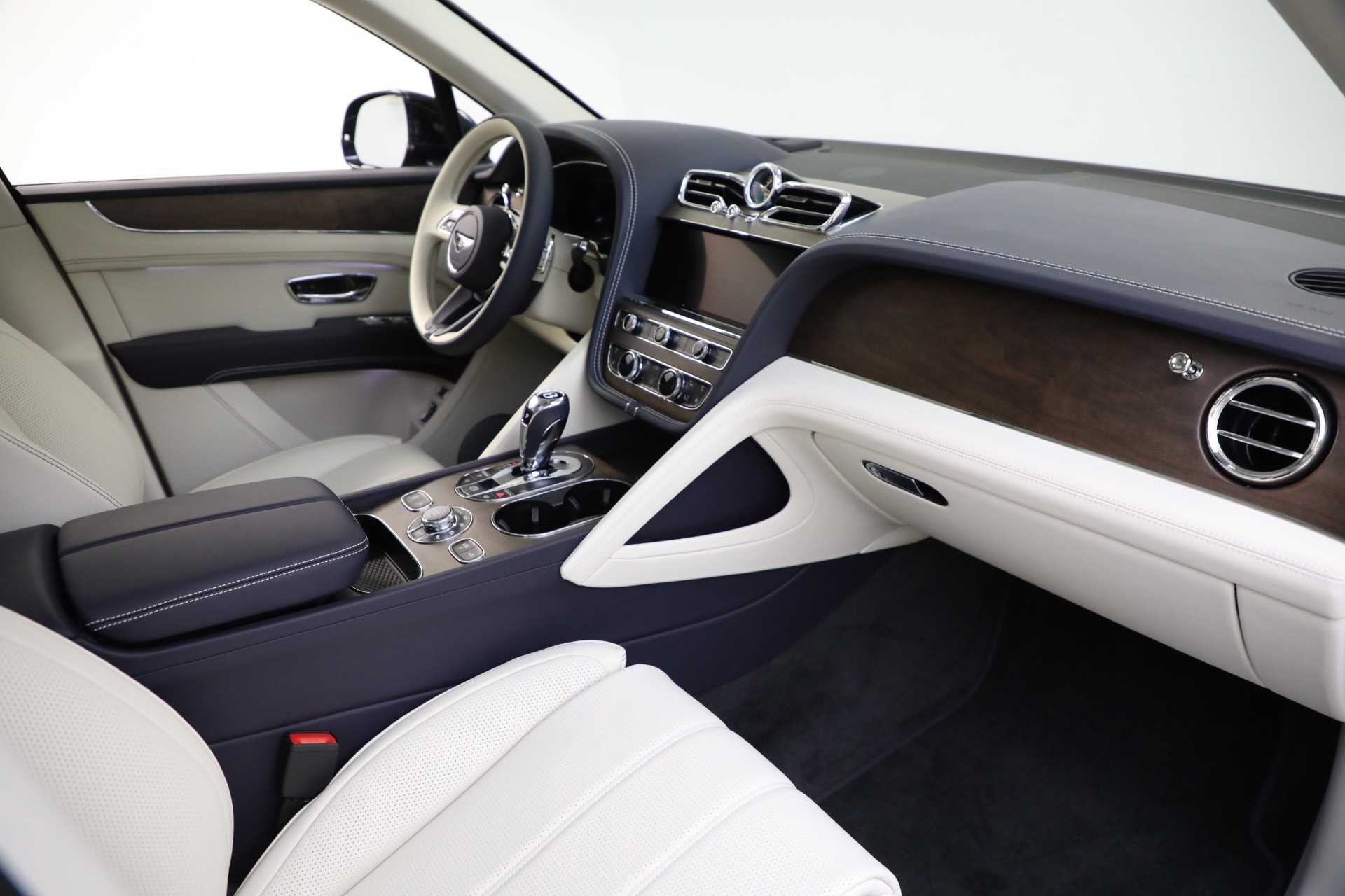 Used-2024-Bentley-Bentayga-EWB-V8