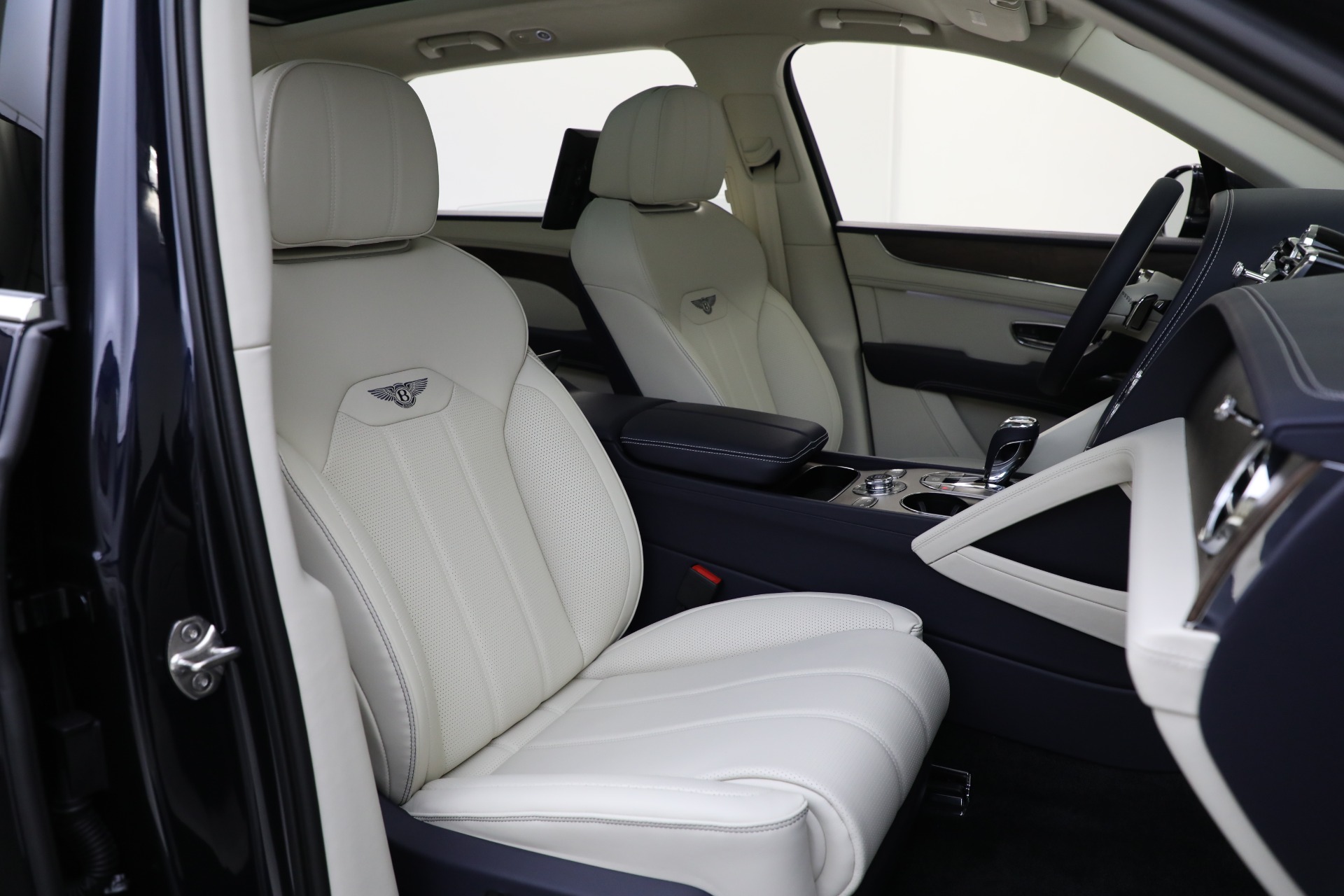 Used-2024-Bentley-Bentayga-EWB-V8