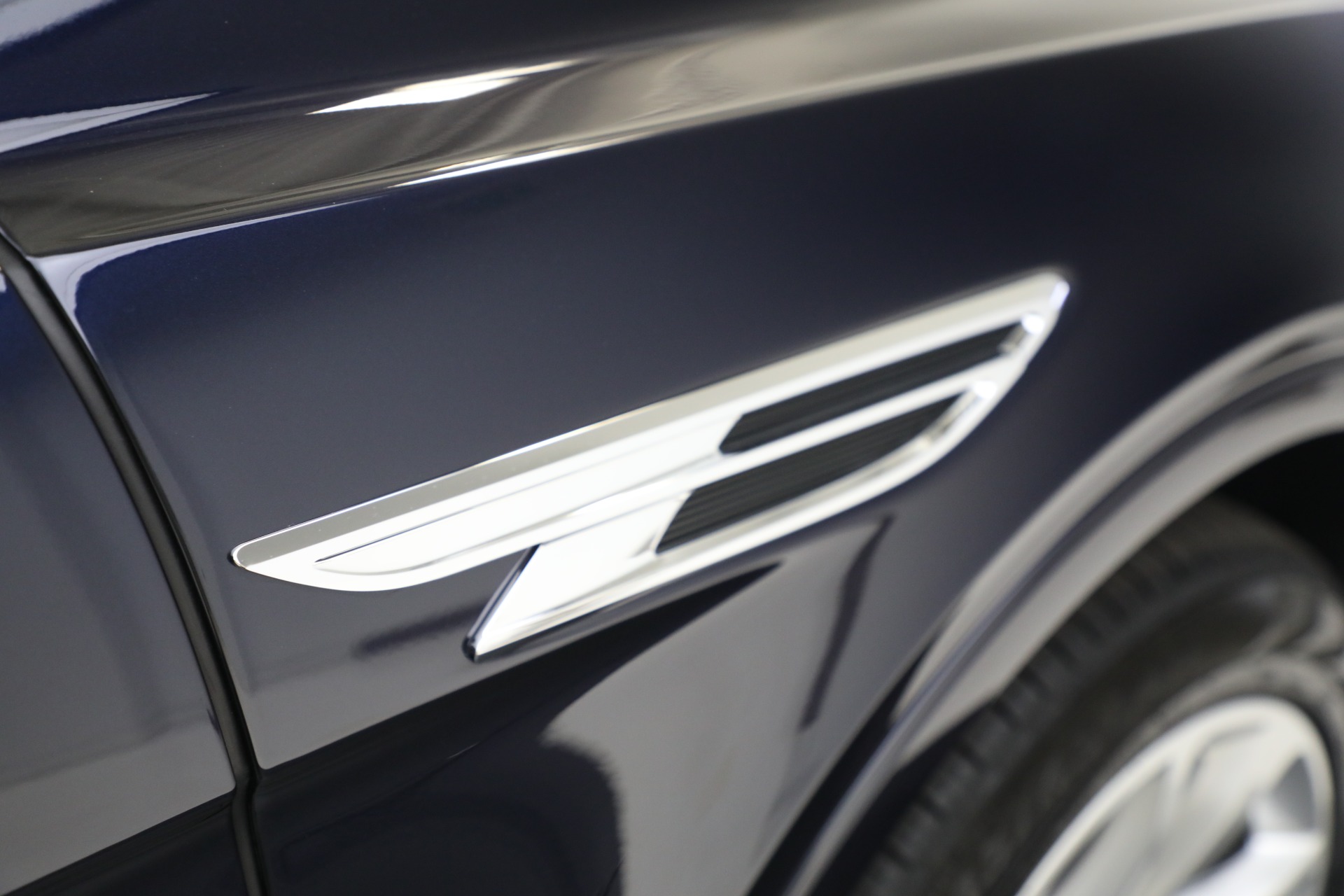 Used-2024-Bentley-Bentayga-EWB-V8