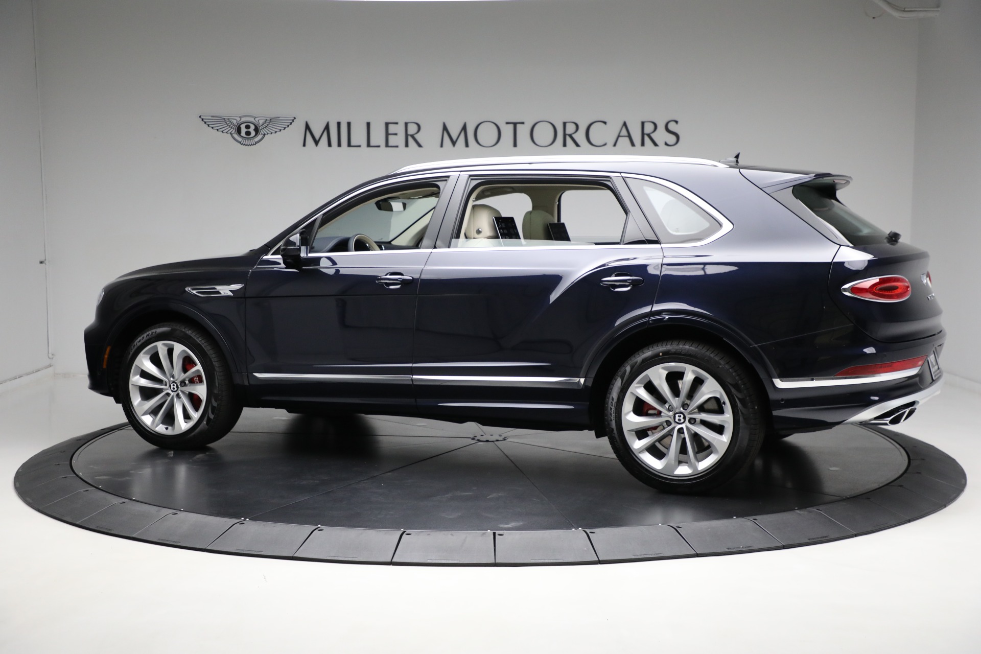 Used-2024-Bentley-Bentayga-EWB-V8