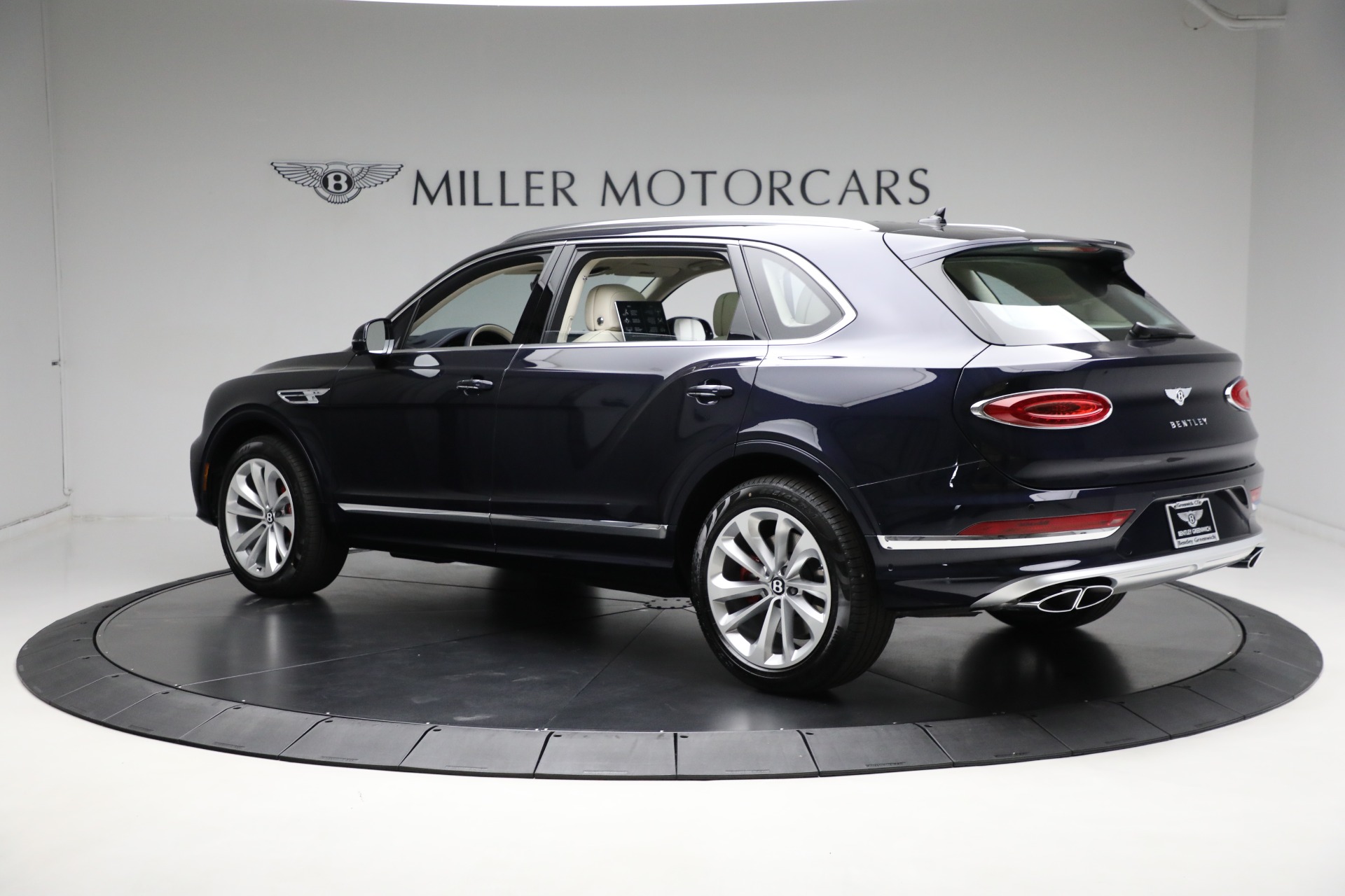 Used-2024-Bentley-Bentayga-EWB-V8