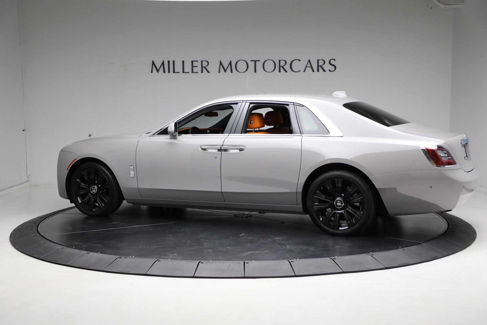 Used-2023-Rolls-Royce-Ghost