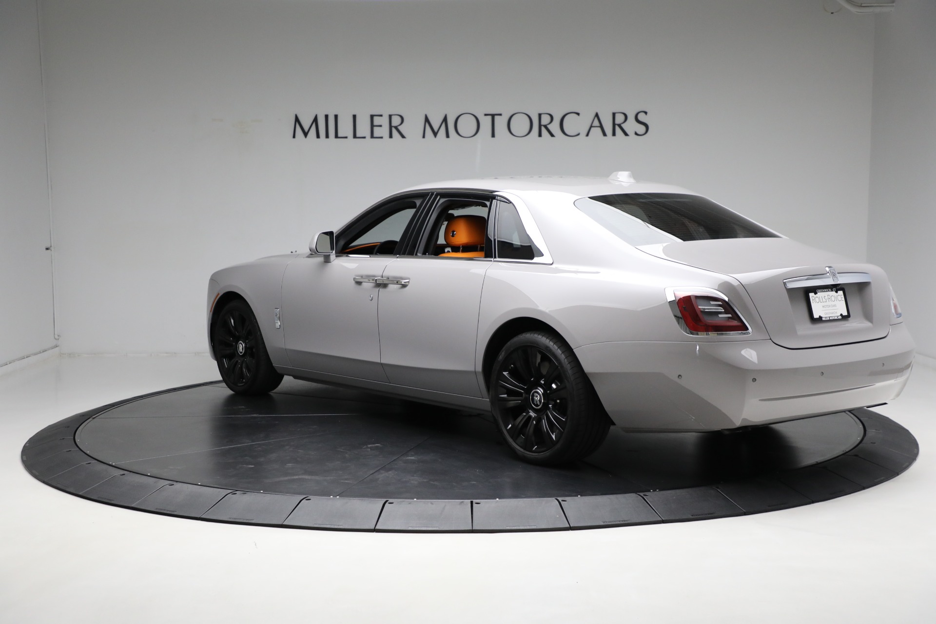Used-2023-Rolls-Royce-Ghost