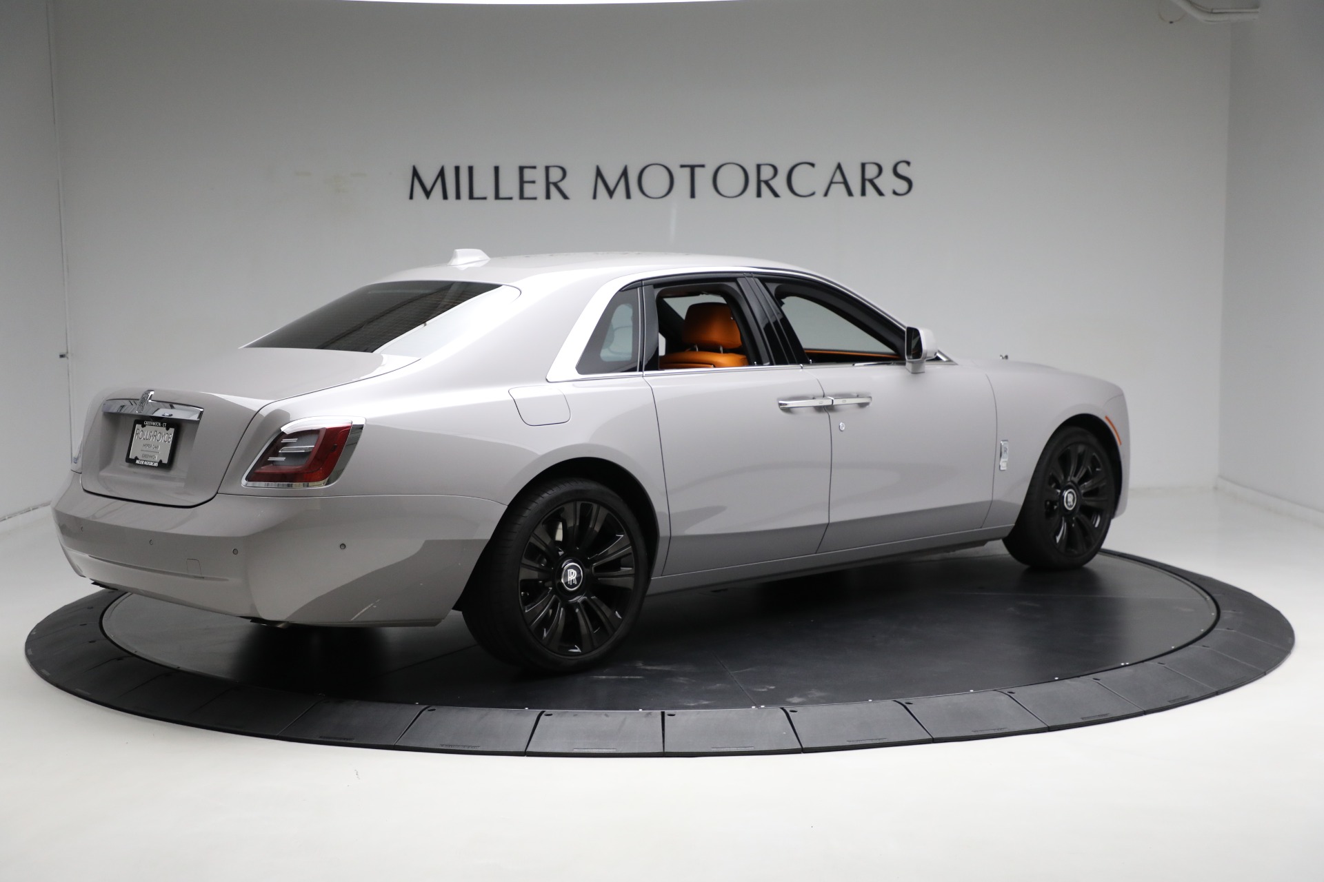 Used-2023-Rolls-Royce-Ghost