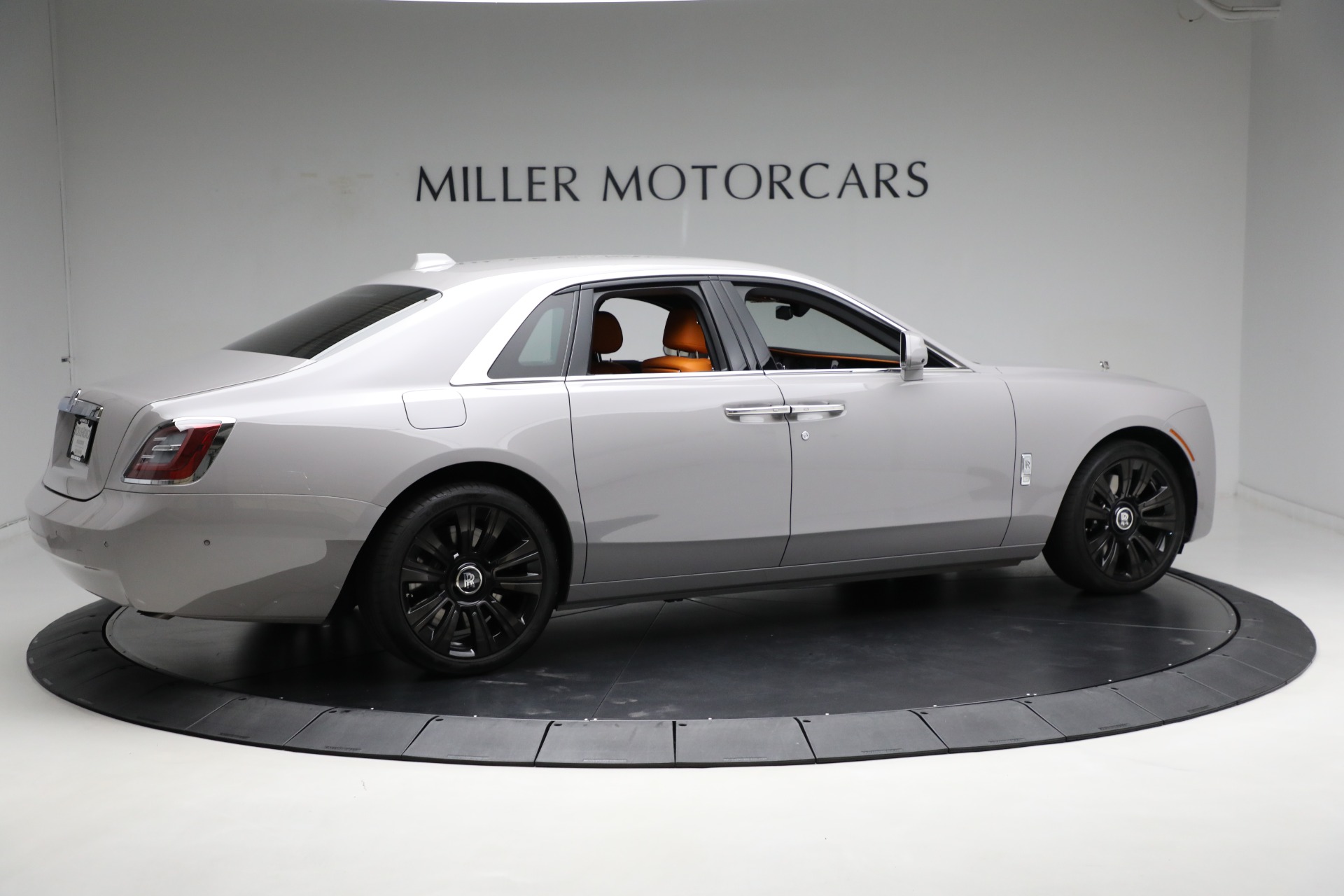 Used-2023-Rolls-Royce-Ghost
