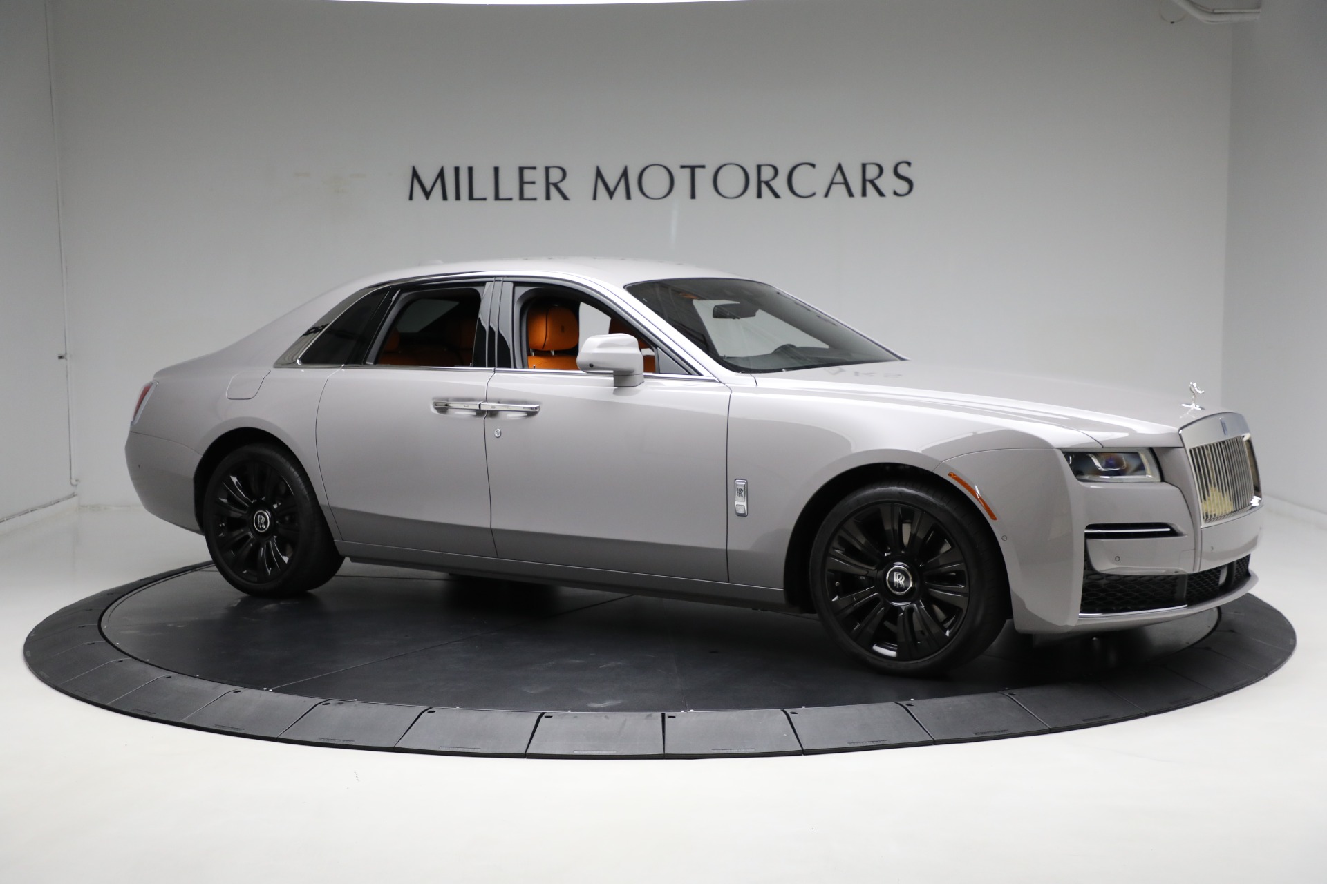 Used-2023-Rolls-Royce-Ghost