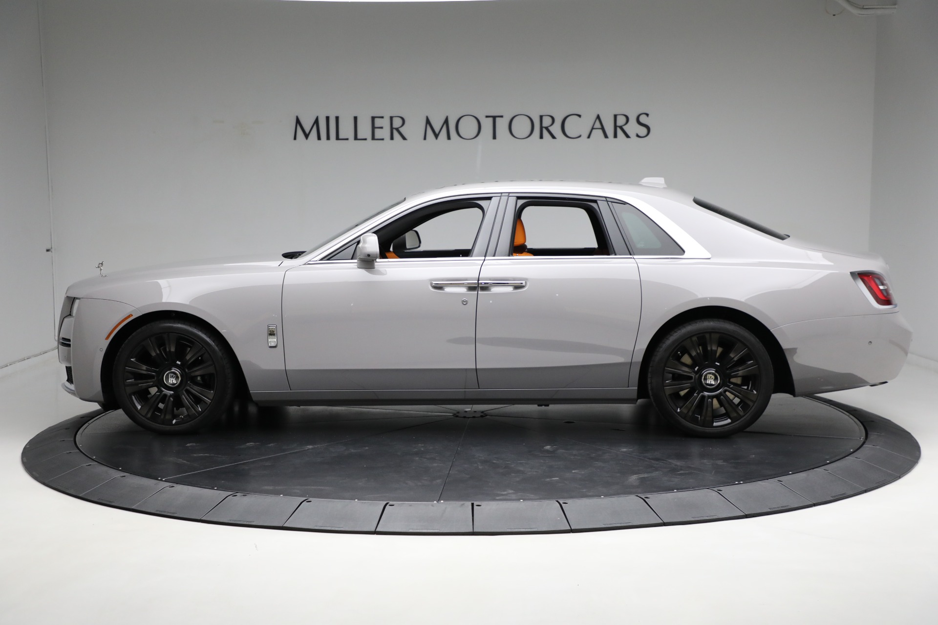 Used-2023-Rolls-Royce-Ghost