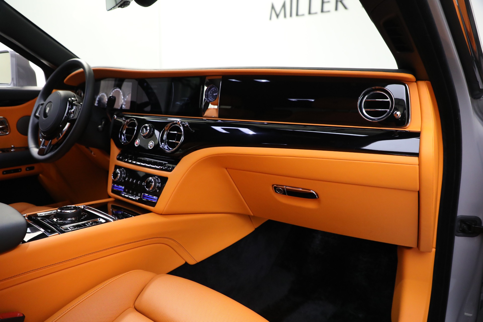 Used-2023-Rolls-Royce-Ghost