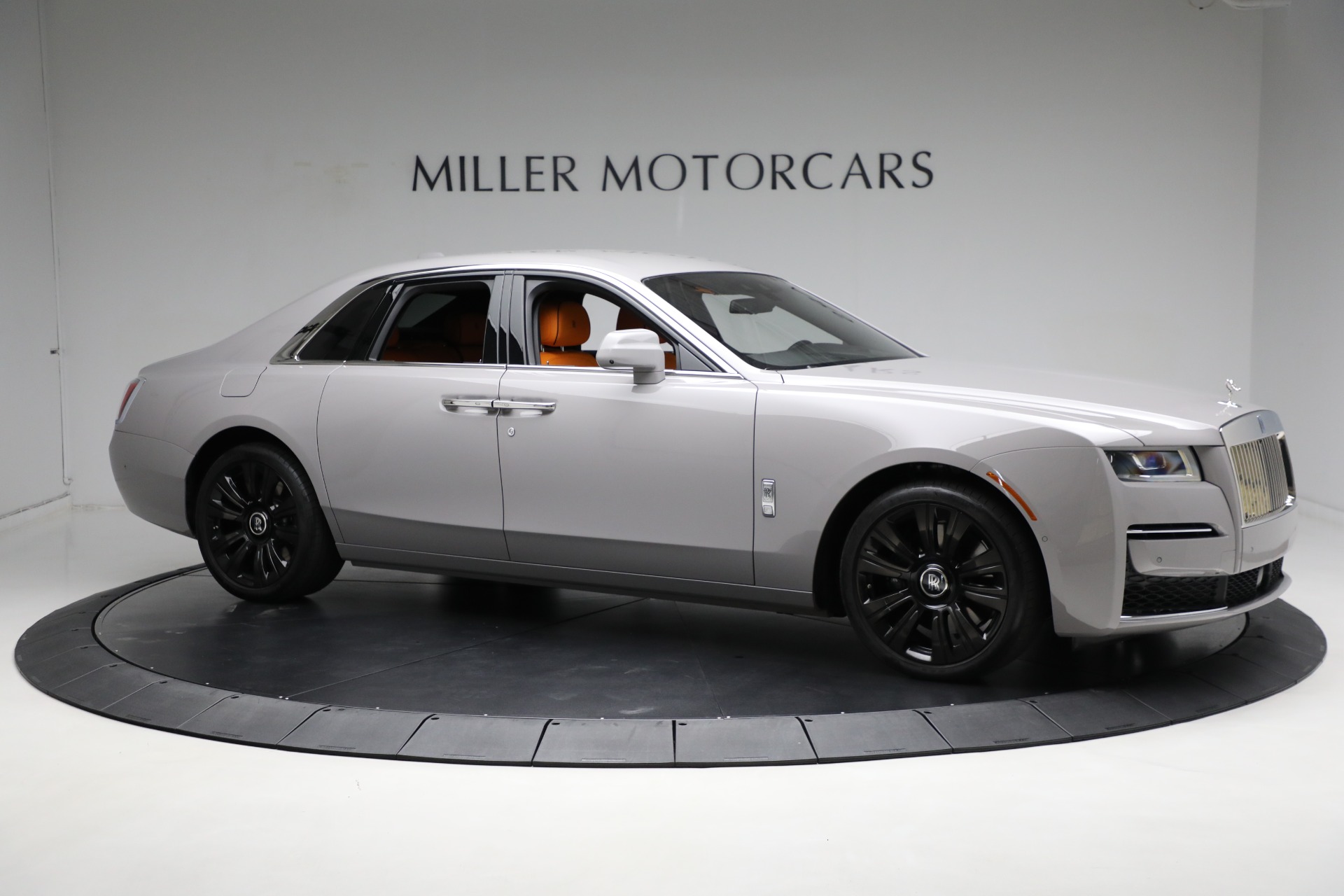 Used-2023-Rolls-Royce-Ghost