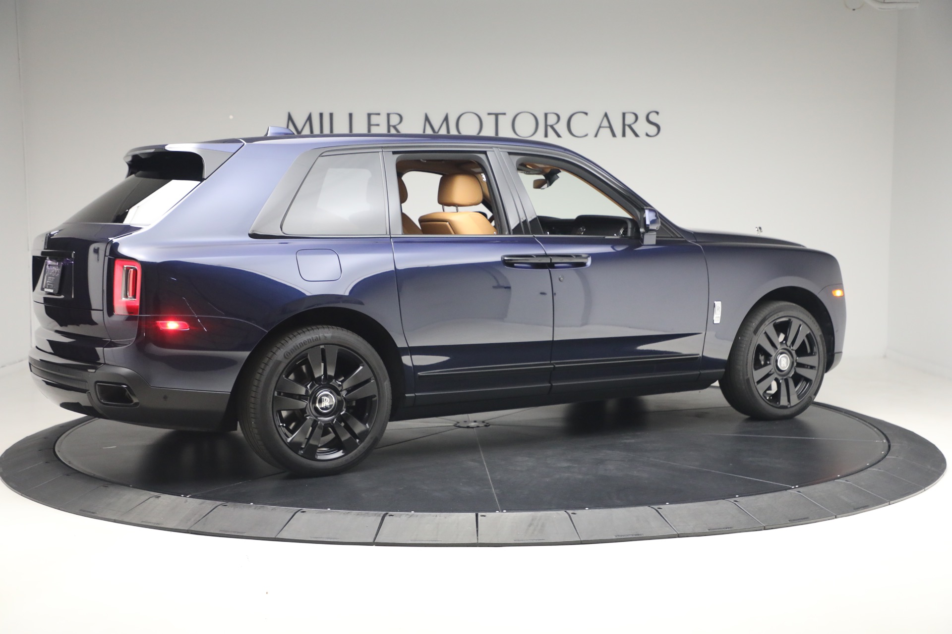 Used-2024-Rolls-Royce-Cullinan