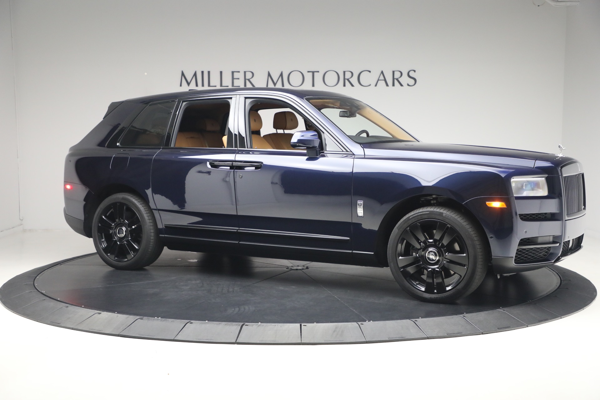Used-2024-Rolls-Royce-Cullinan