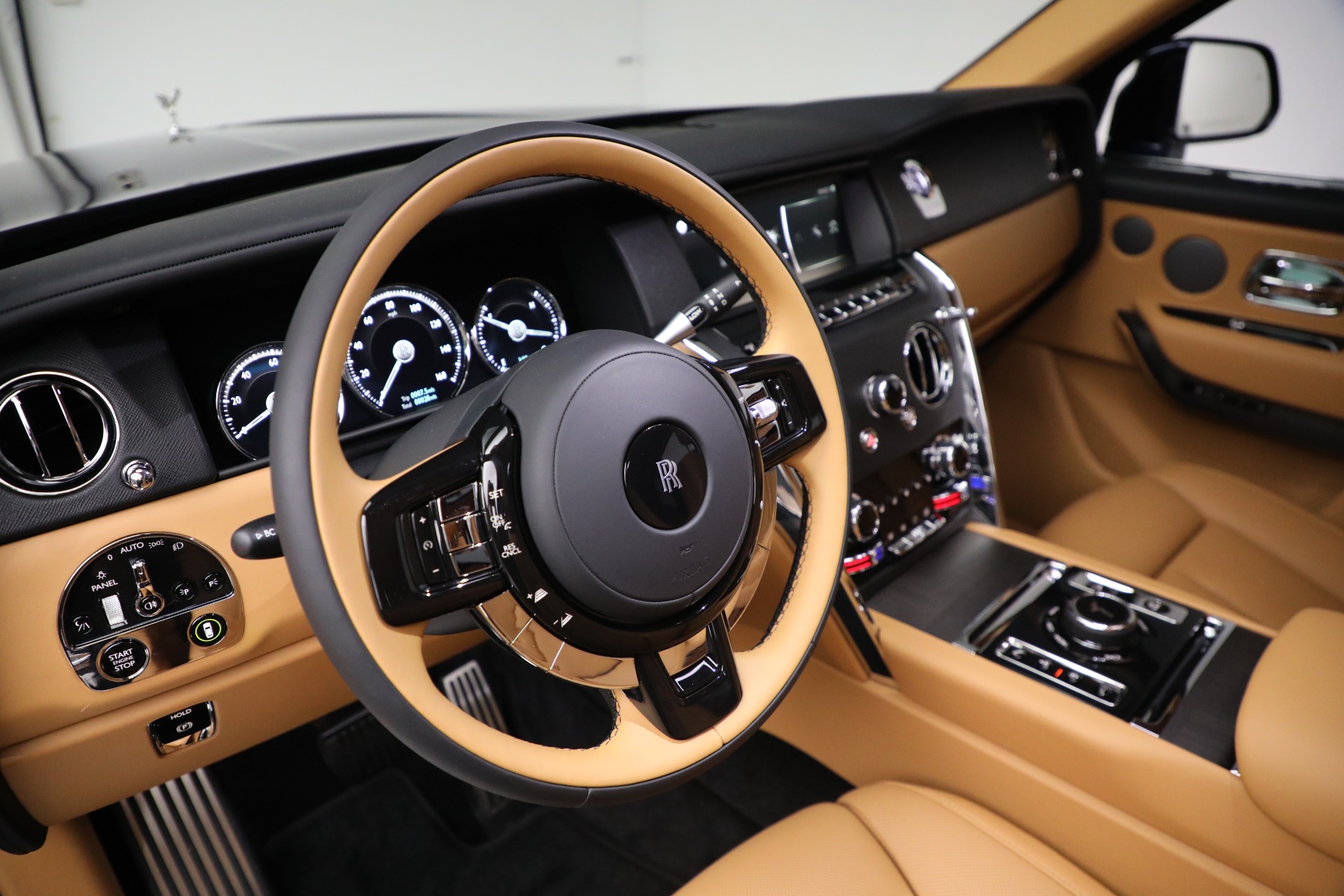 Used-2024-Rolls-Royce-Cullinan