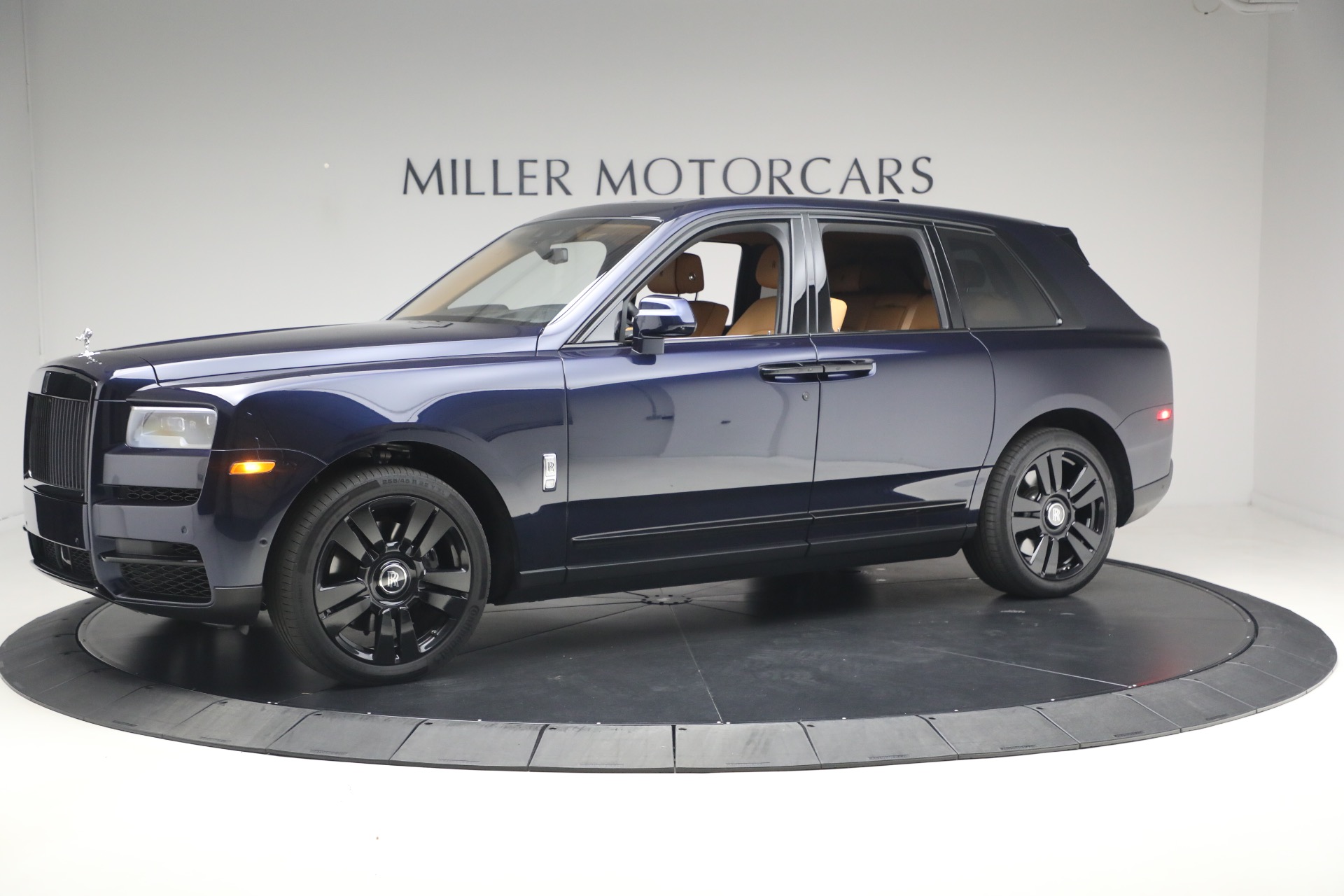 Used-2024-Rolls-Royce-Cullinan