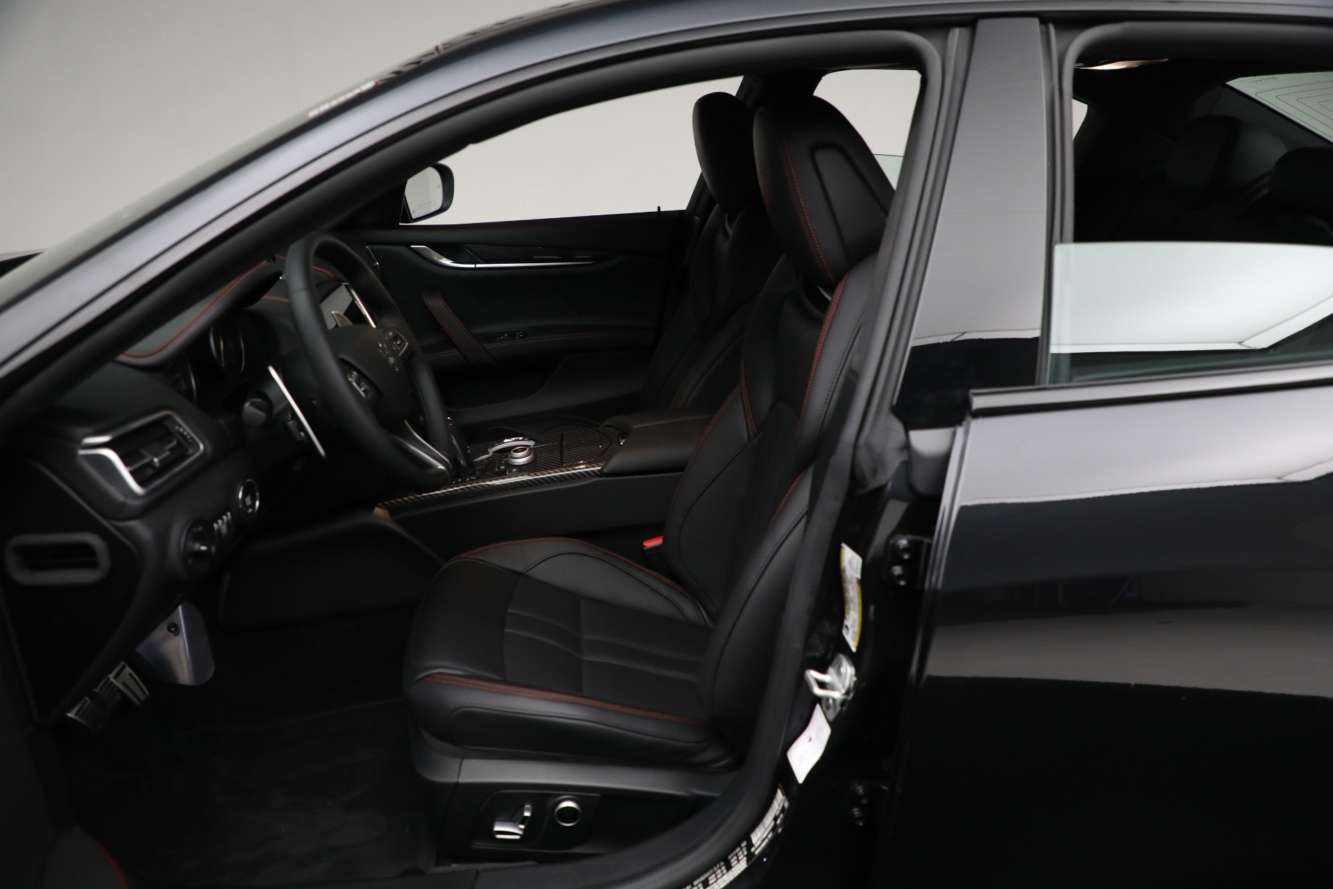 New-2024-Maserati-Ghibli-Modena-Ultima-Q4