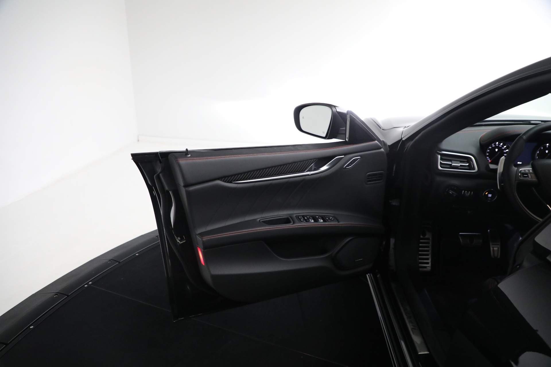Used-2024-Maserati-Ghibli-Modena-Ultima-Q4