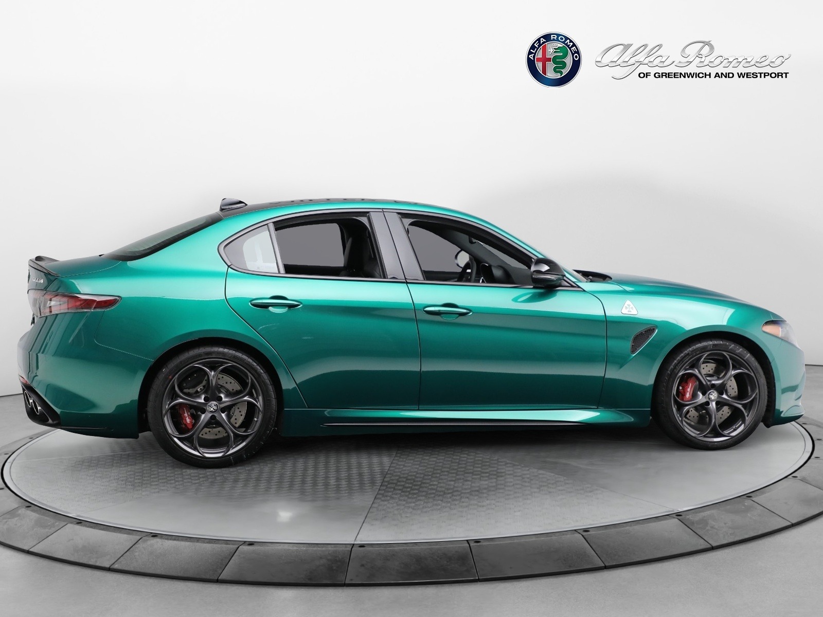 New-2024-Alfa-Romeo-Giulia-Quadrifoglio