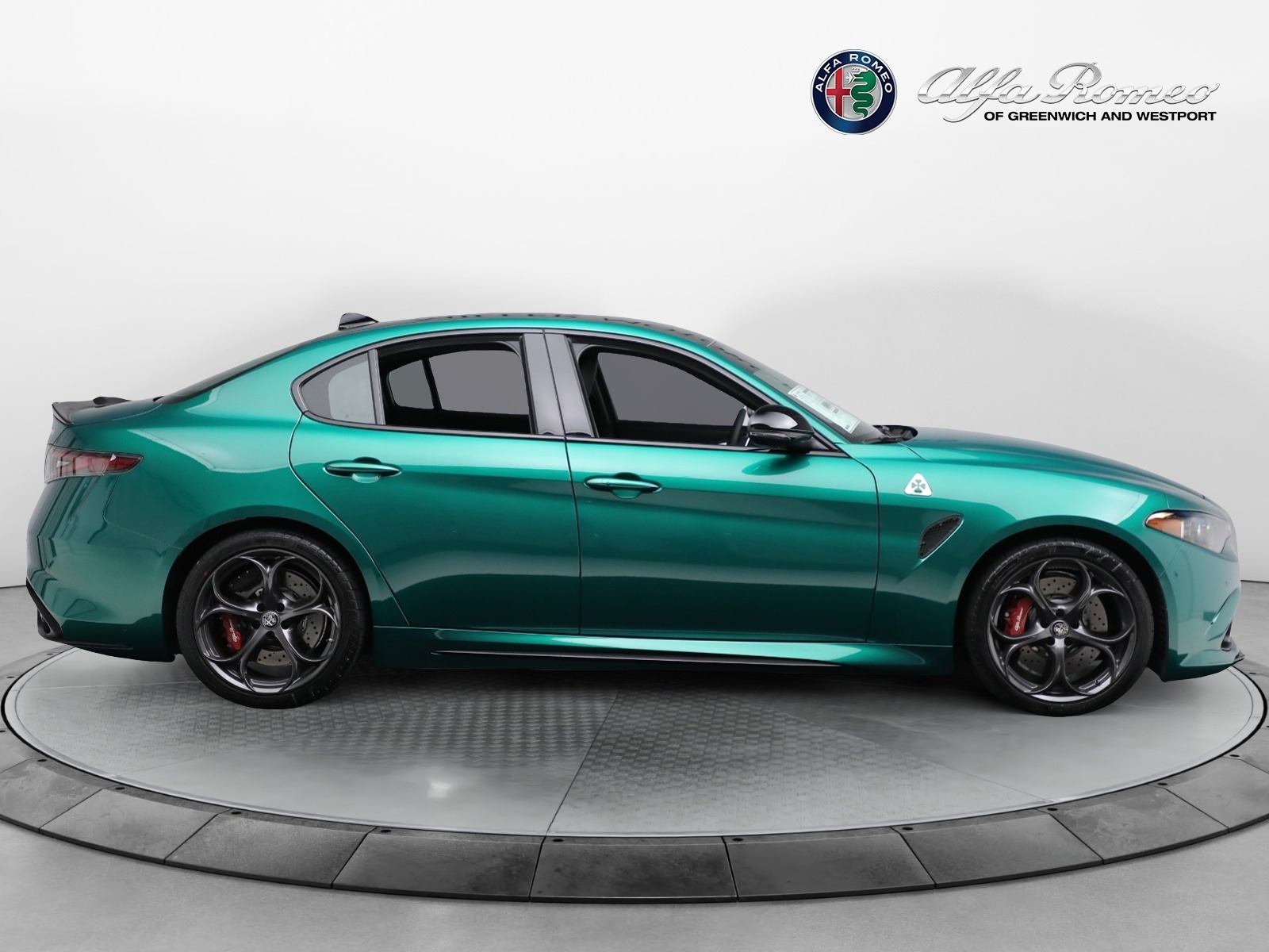 New-2024-Alfa-Romeo-Giulia-Quadrifoglio