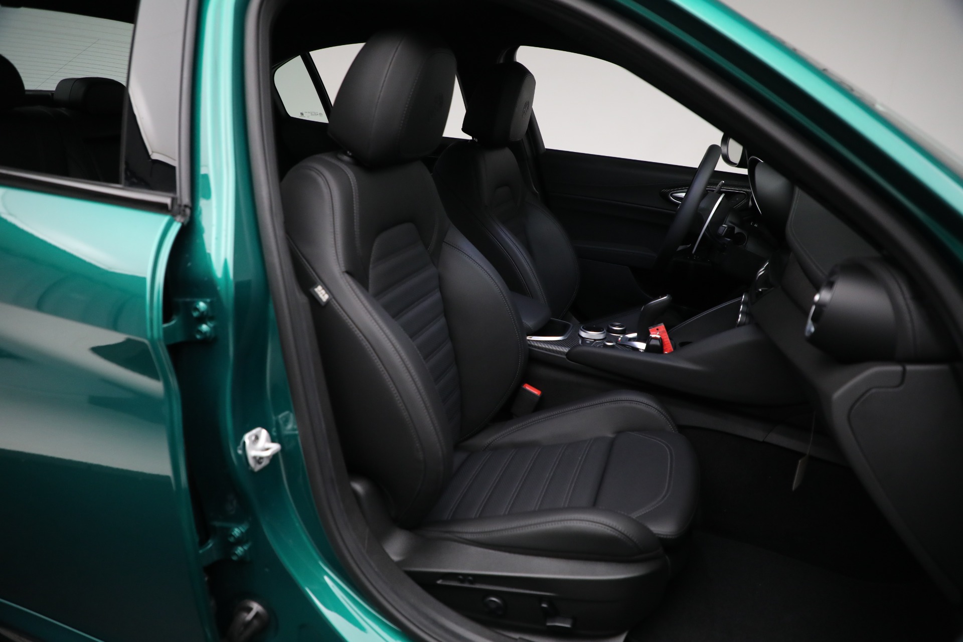 New-2024-Alfa-Romeo-Giulia-Quadrifoglio