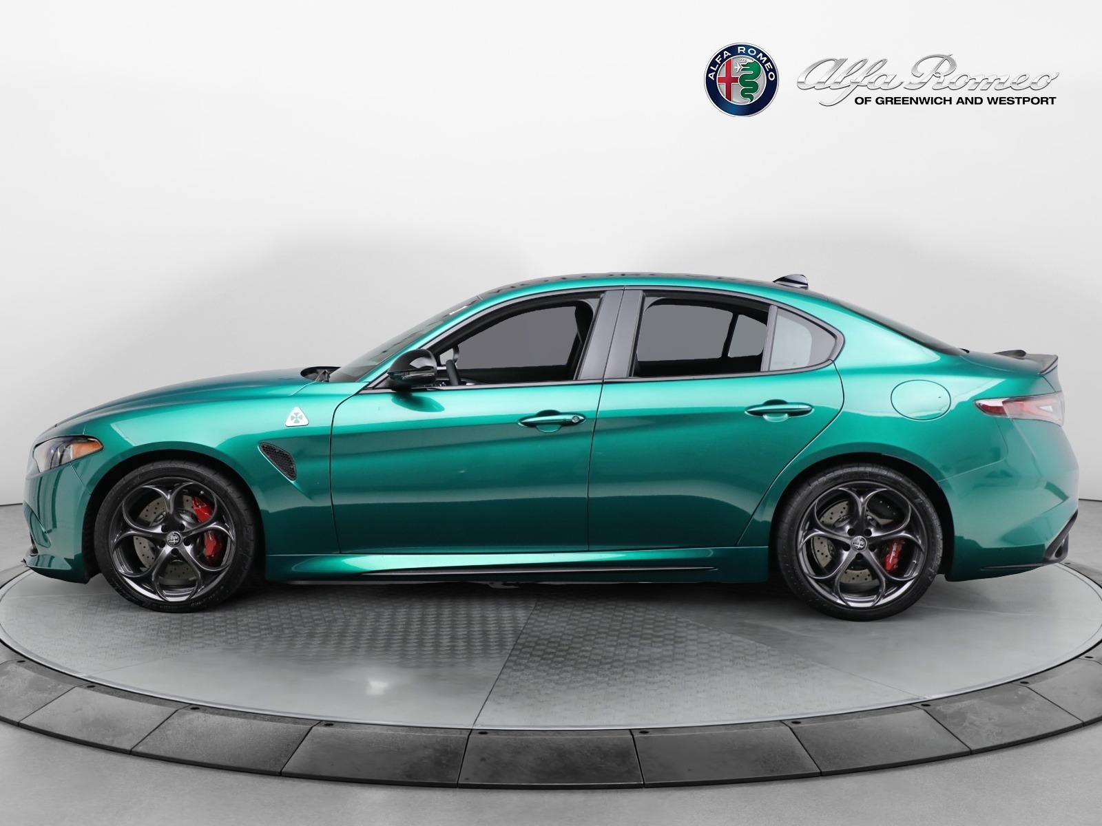 New-2024-Alfa-Romeo-Giulia-Quadrifoglio