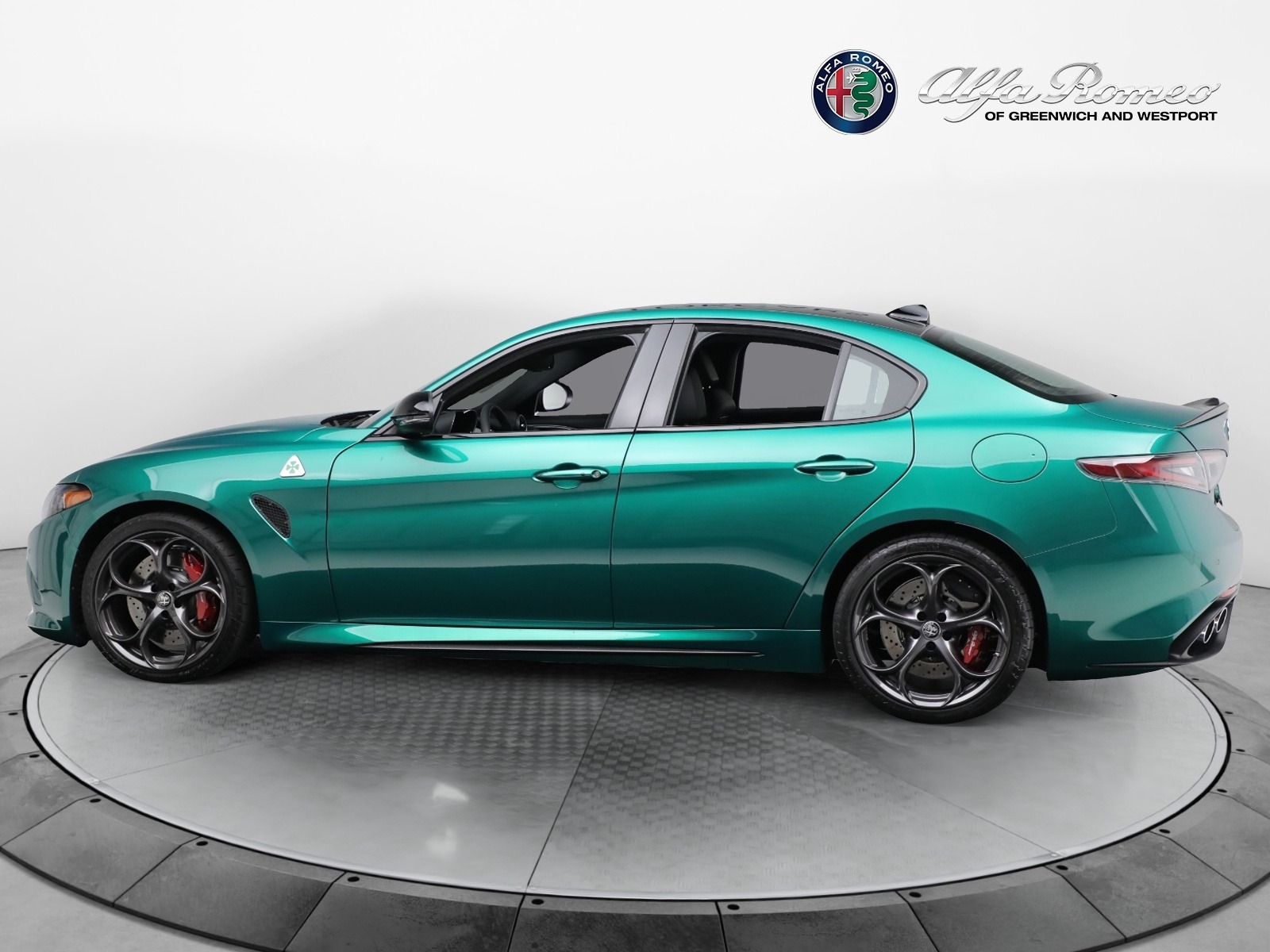 New-2024-Alfa-Romeo-Giulia-Quadrifoglio