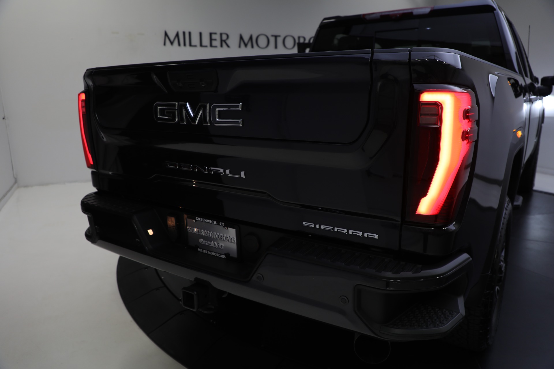 Used-2024-GMC-Sierra-2500HD-Denali-Ultimate