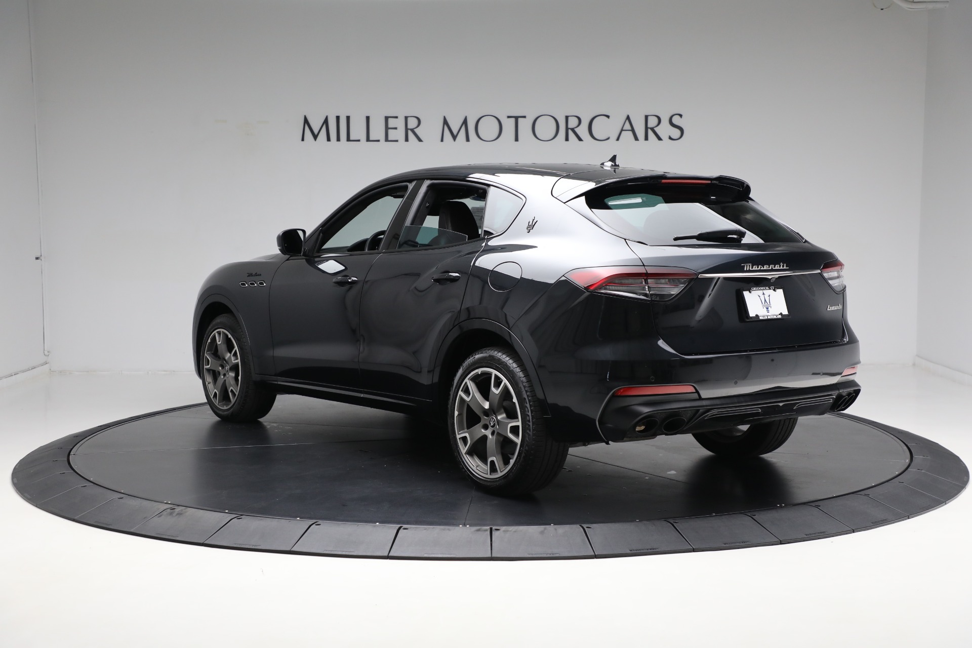 Used-2022-Maserati-Levante-Modena