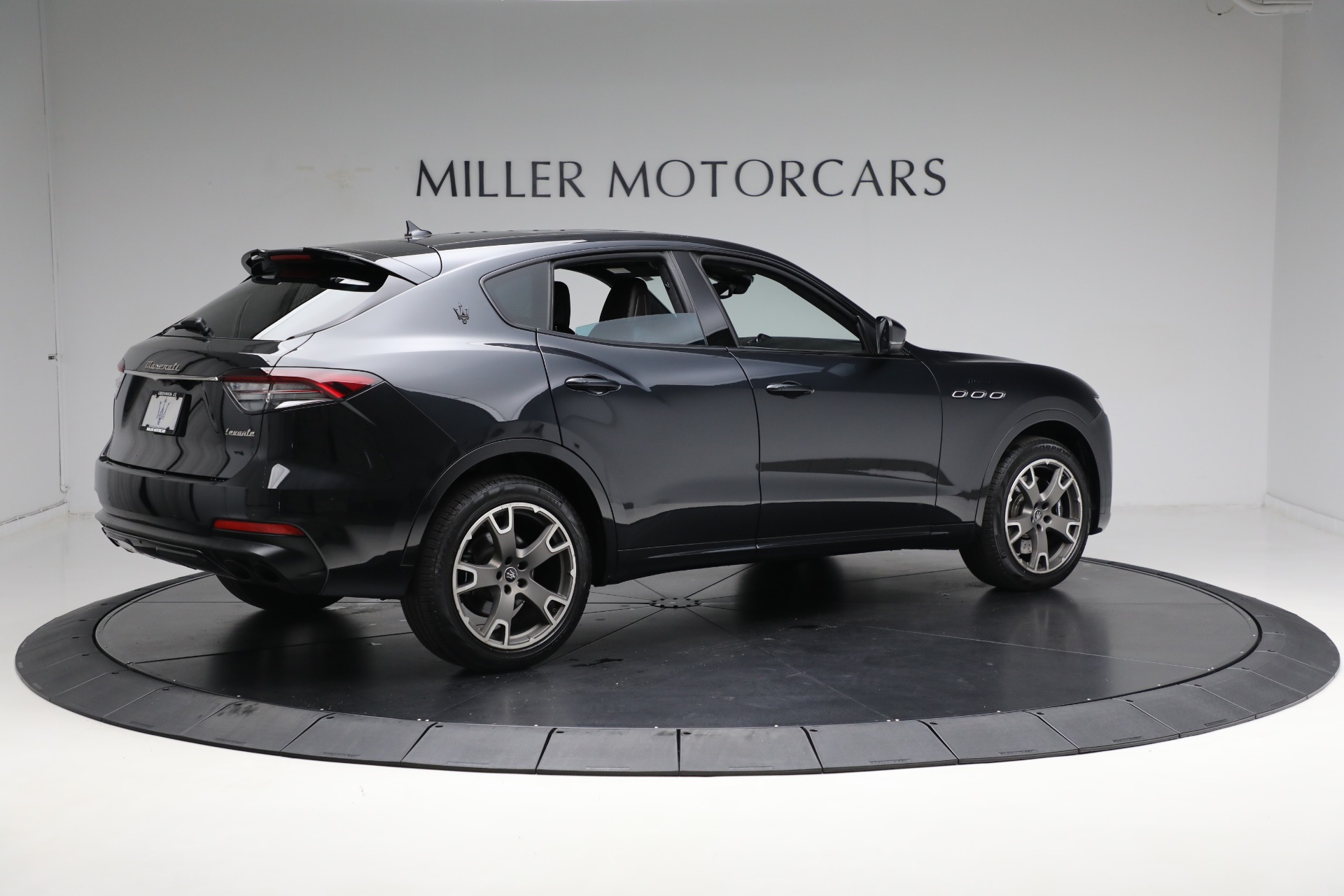 Used-2022-Maserati-Levante-Modena