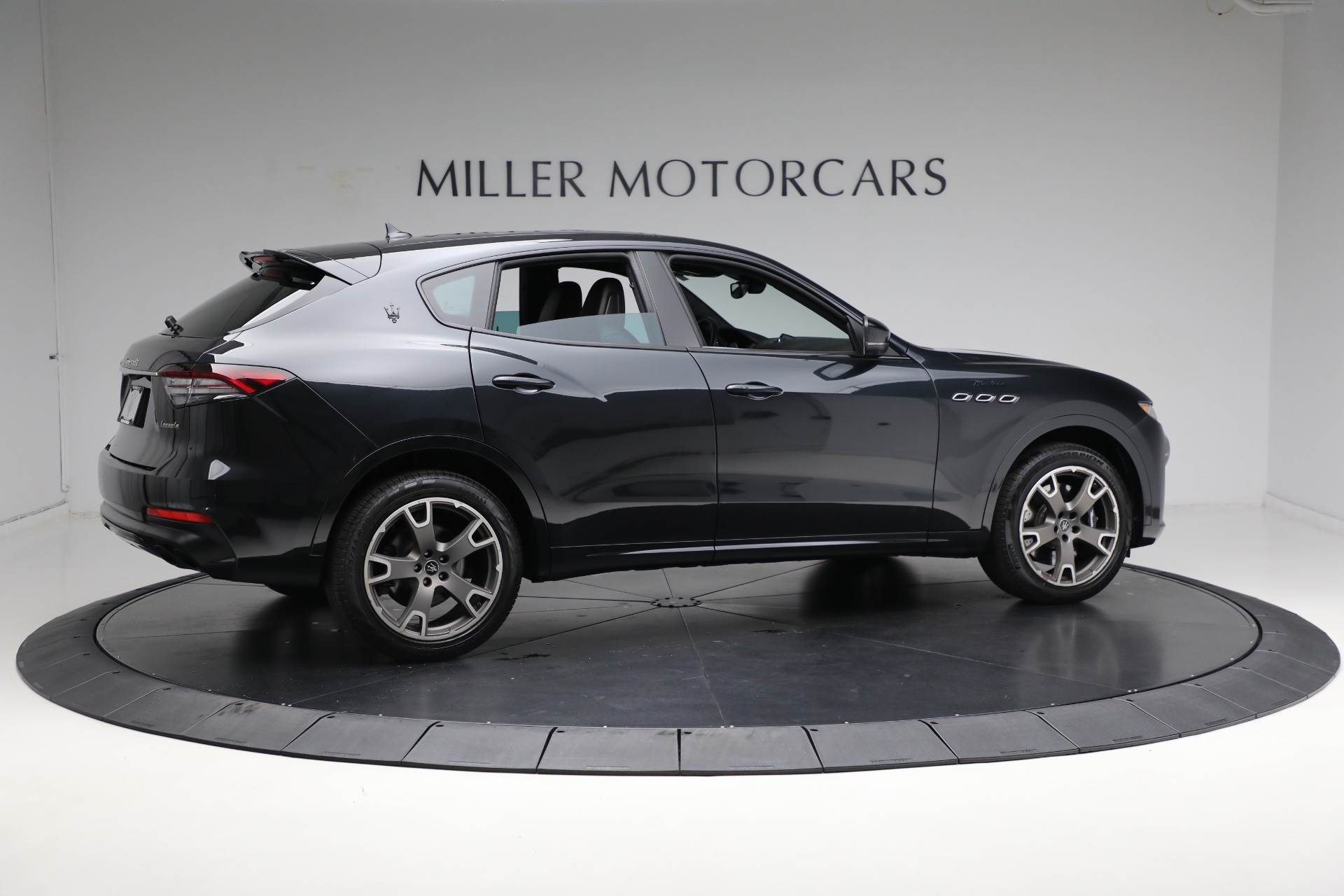 Used-2022-Maserati-Levante-Modena