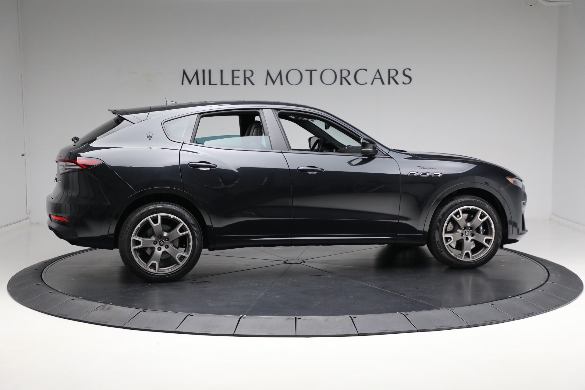 Used-2022-Maserati-Levante-Modena