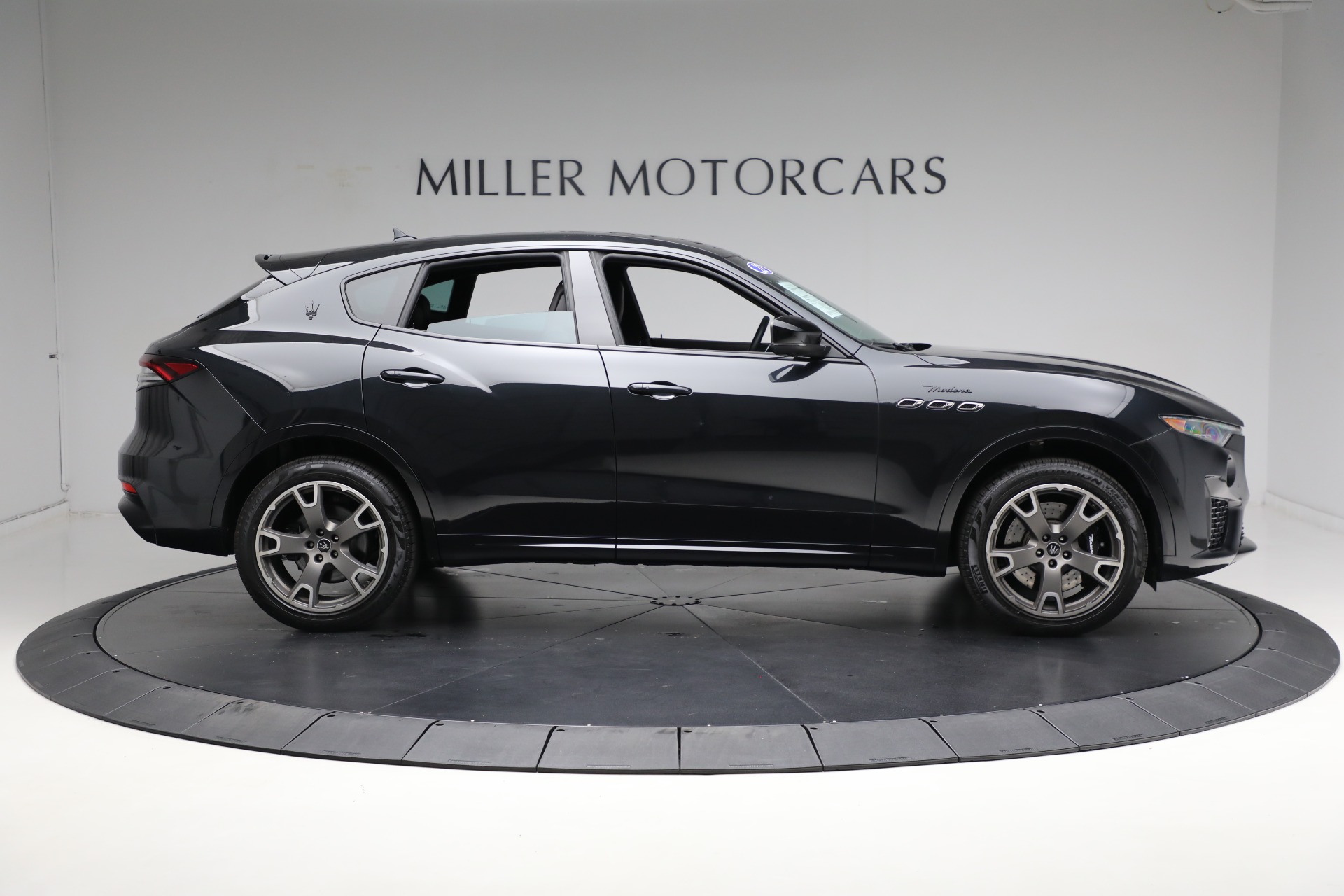 Used-2022-Maserati-Levante-Modena