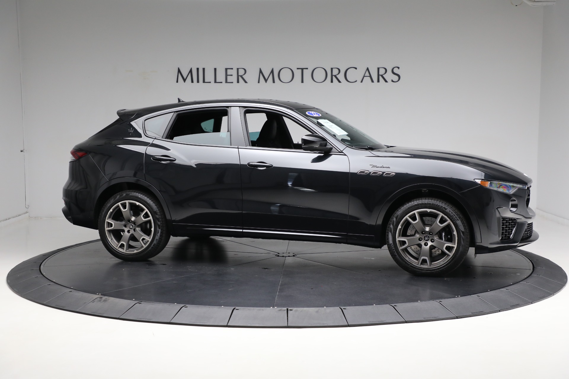 Used-2022-Maserati-Levante-Modena