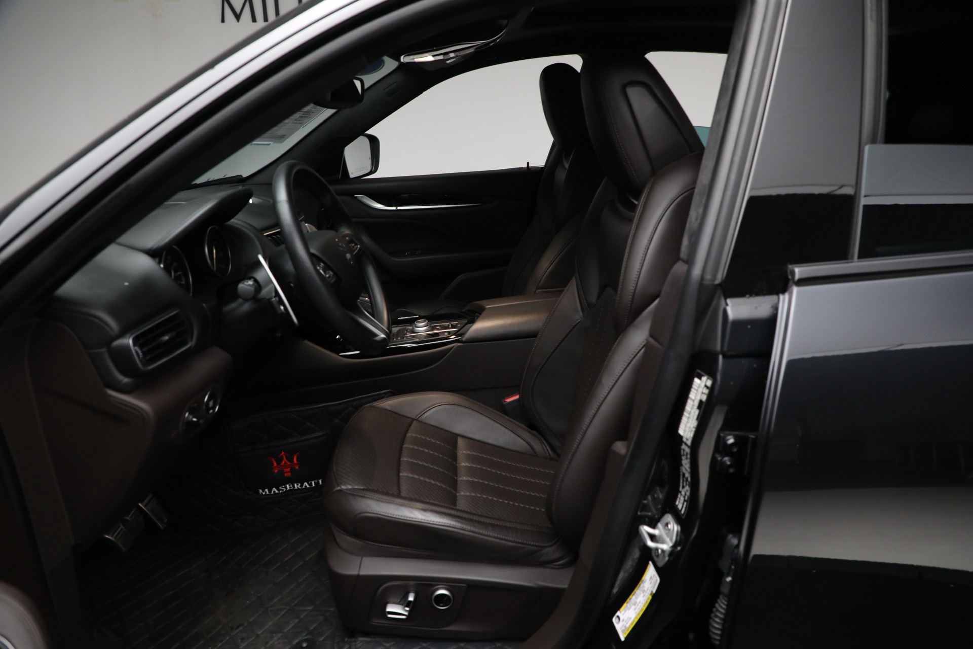 Used-2022-Maserati-Levante-Modena