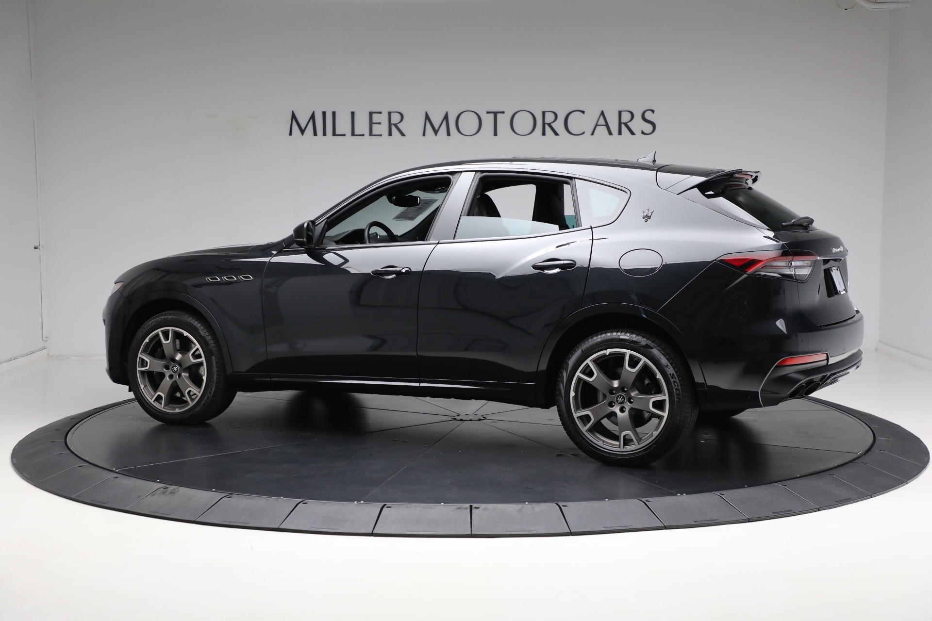 Used-2022-Maserati-Levante-Modena
