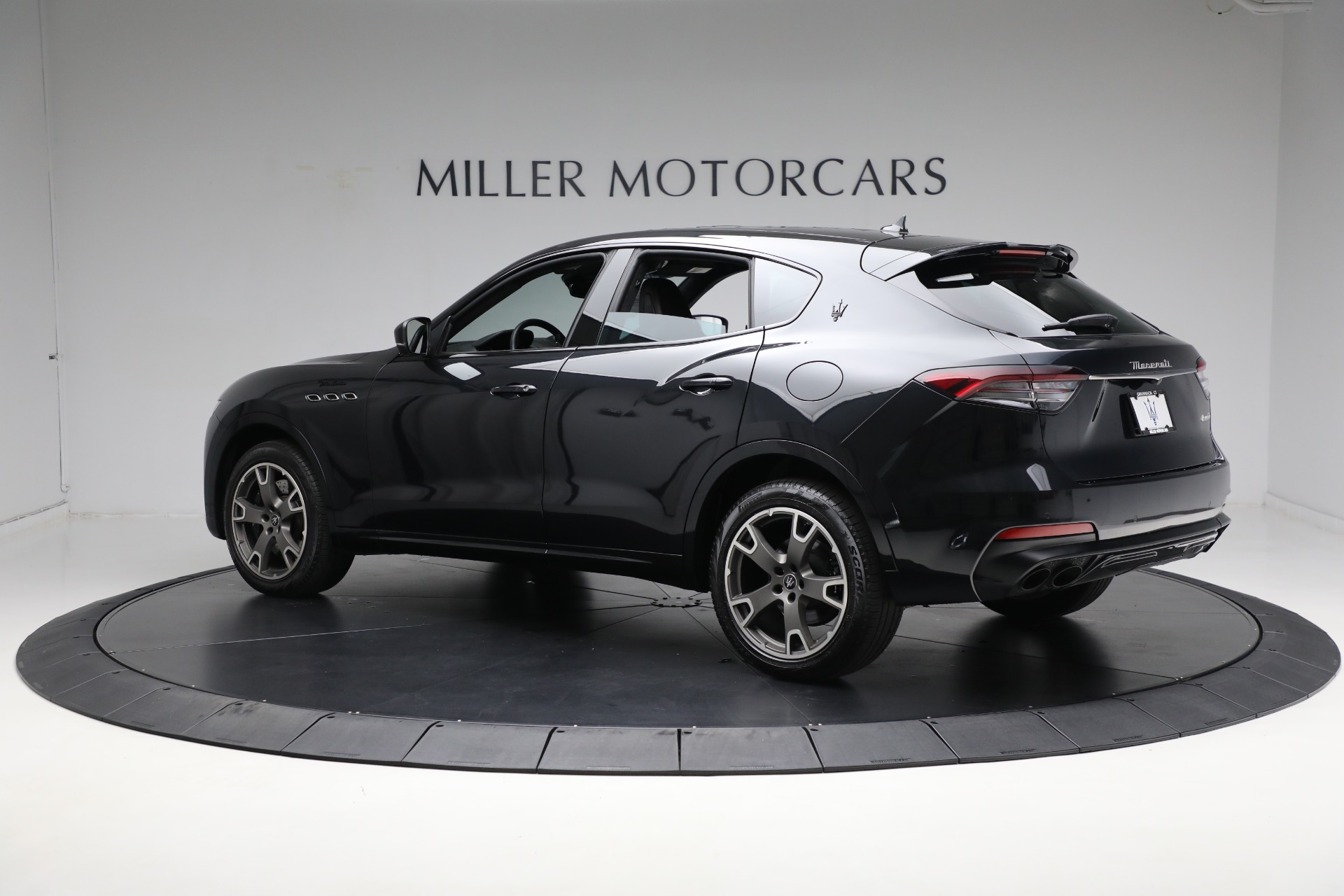 Used-2022-Maserati-Levante-Modena