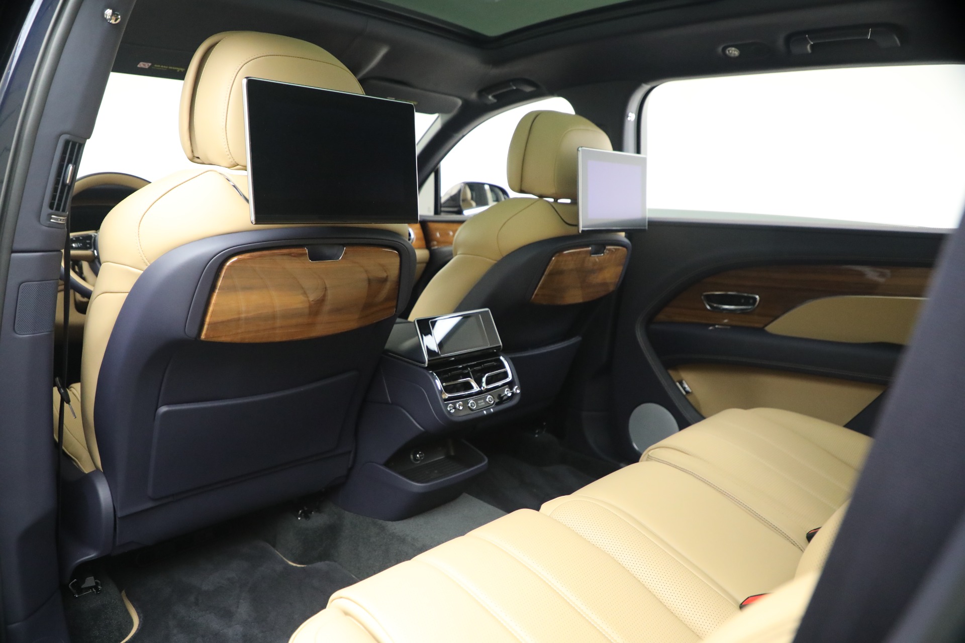 Used-2024-Bentley-Bentayga-EWB-V8