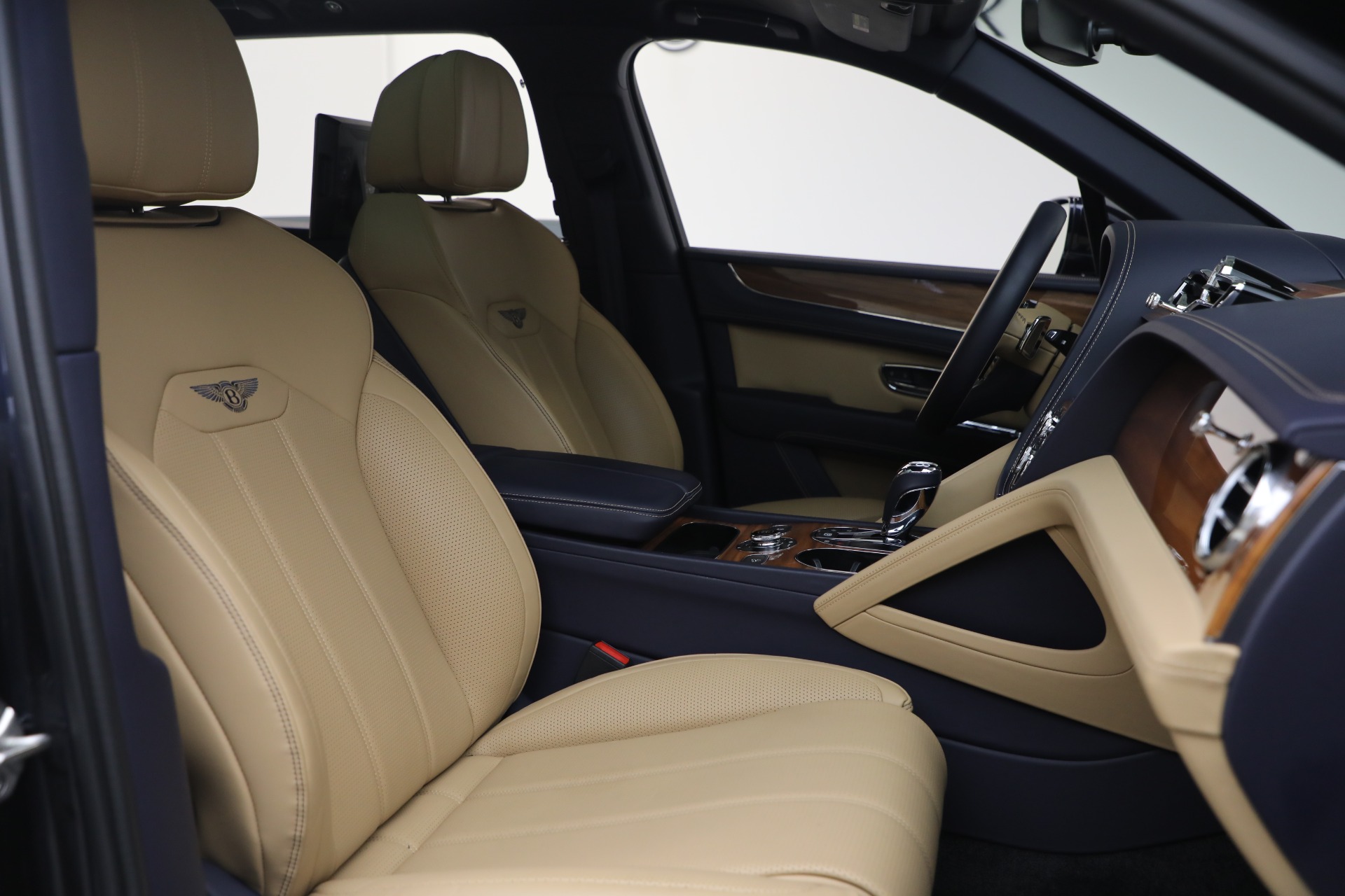 Used-2024-Bentley-Bentayga-EWB-V8