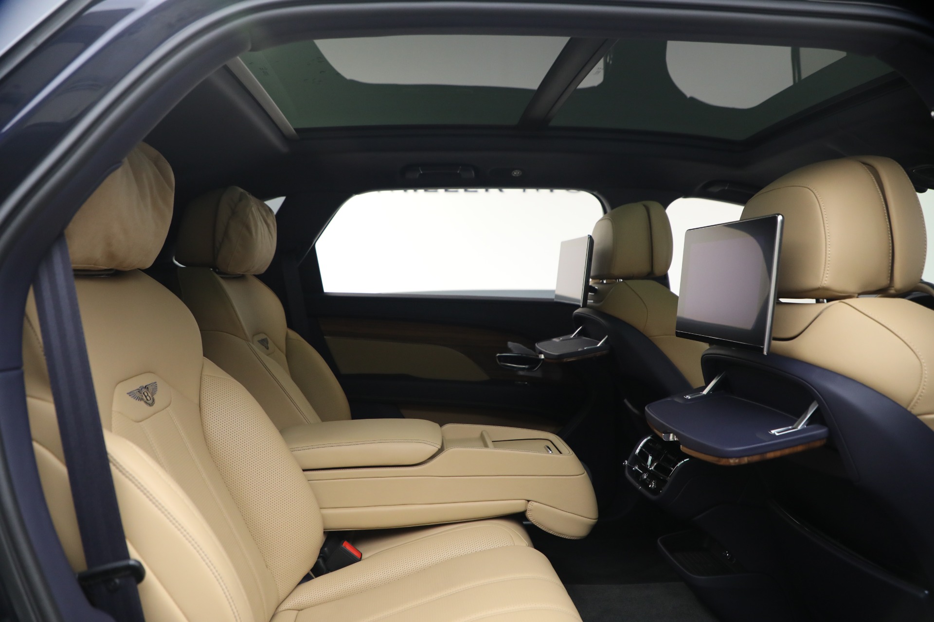 Used-2024-Bentley-Bentayga-EWB-V8