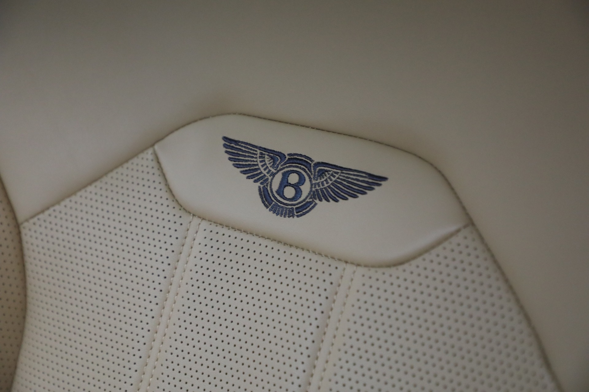 Used-2024-Bentley-Bentayga-EWB-V8