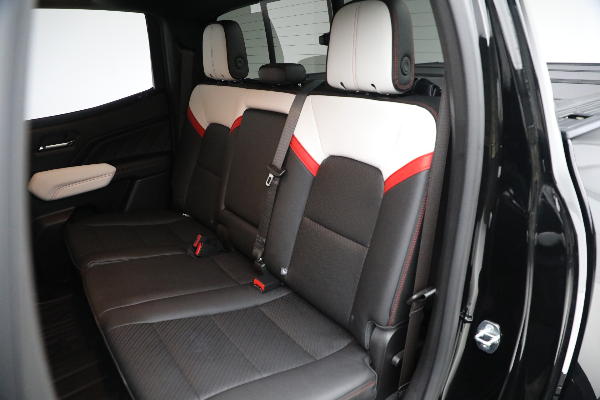 Used-2023-GMC-Canyon-AT4X