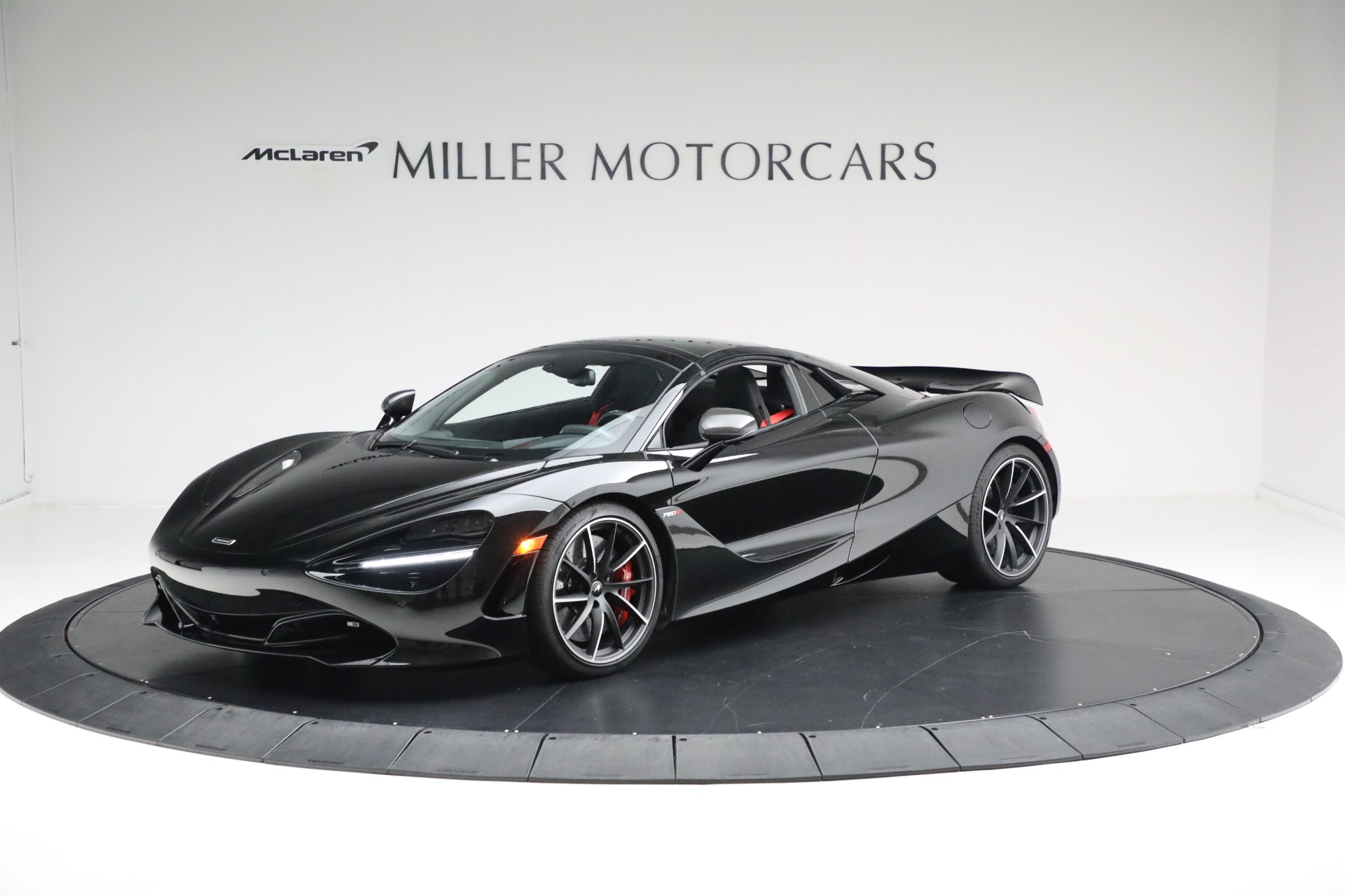 Used-2022-McLaren-720S-Spider-Performance