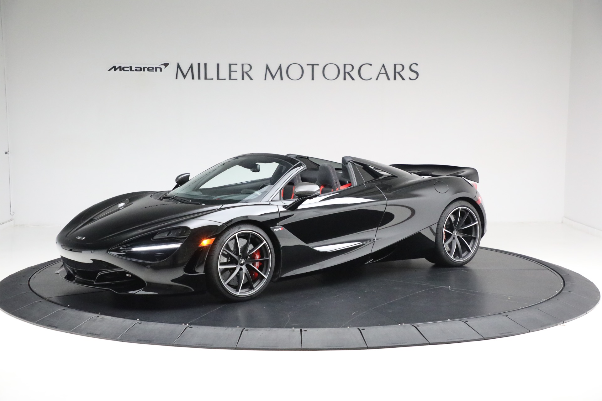 Used-2022-McLaren-720S-Spider-Performance
