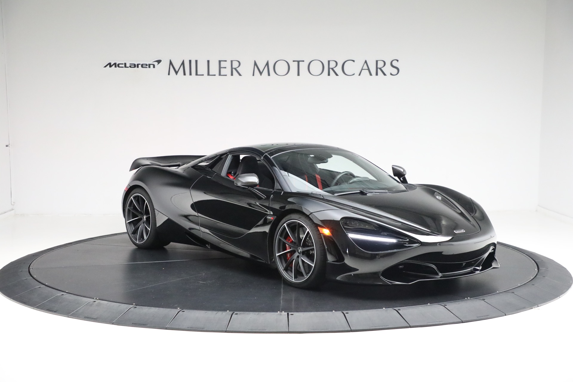 Used-2022-McLaren-720S-Spider-Performance