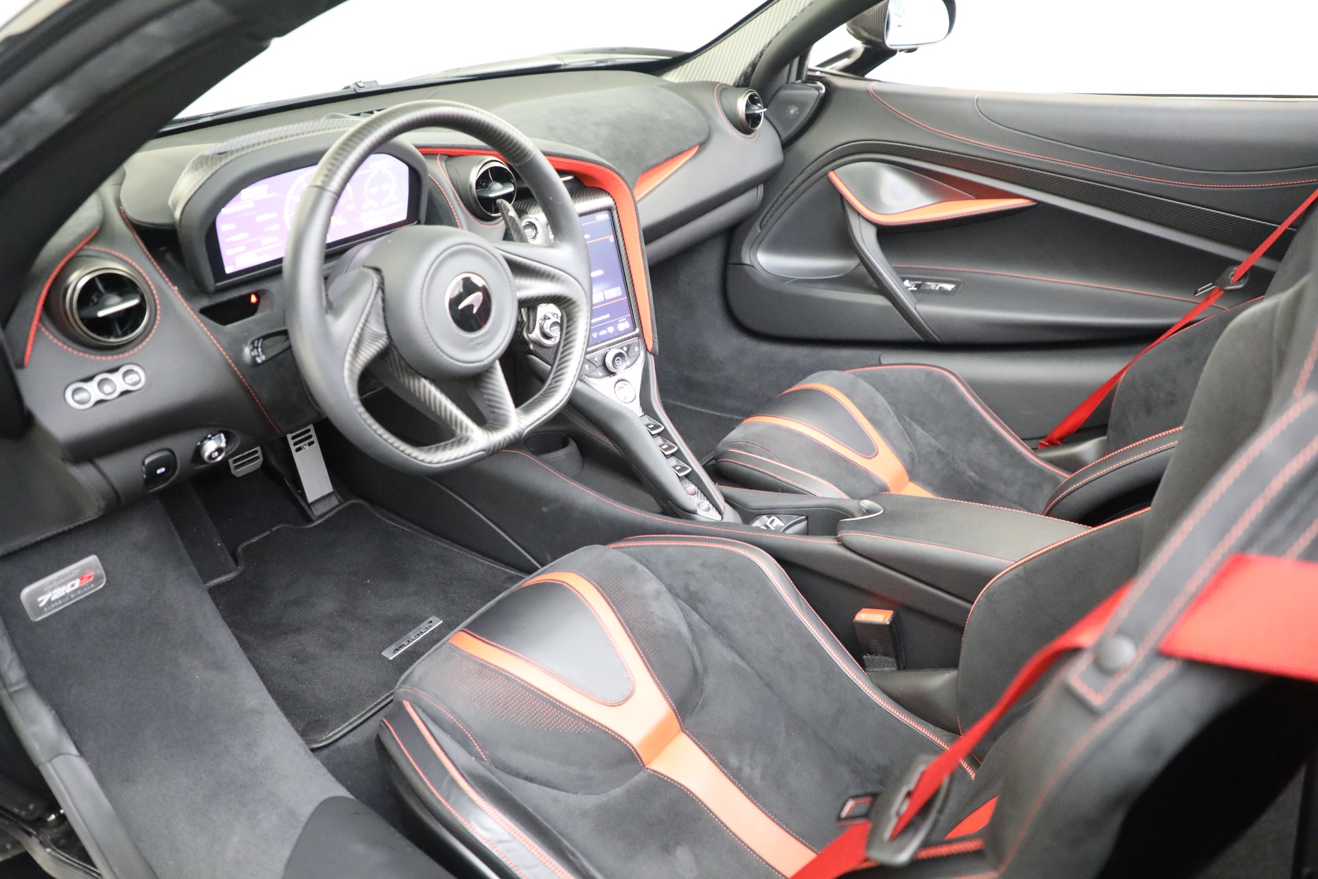 Used-2022-McLaren-720S-Spider-Performance