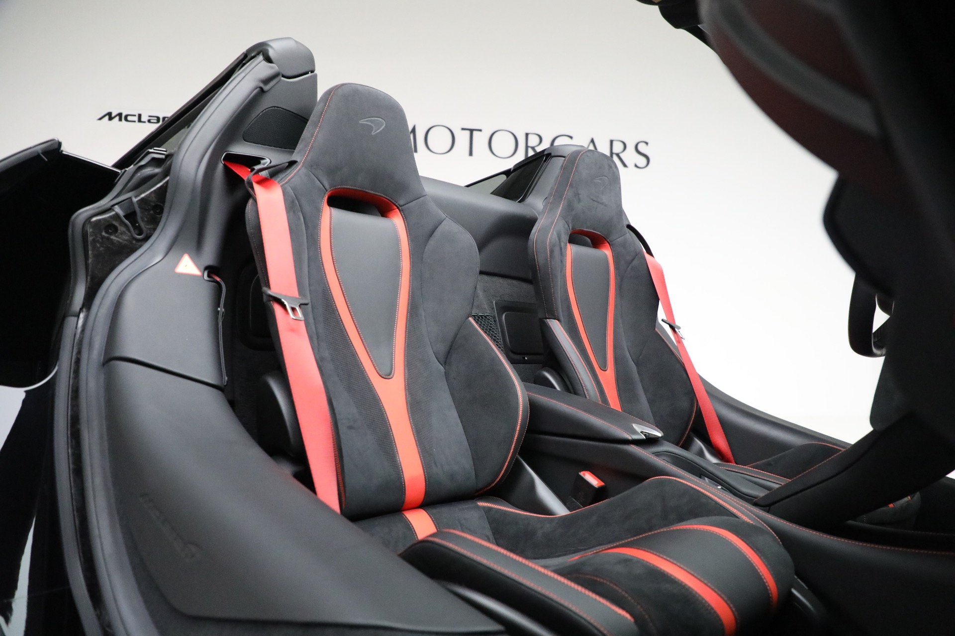 Used-2022-McLaren-720S-Spider-Performance