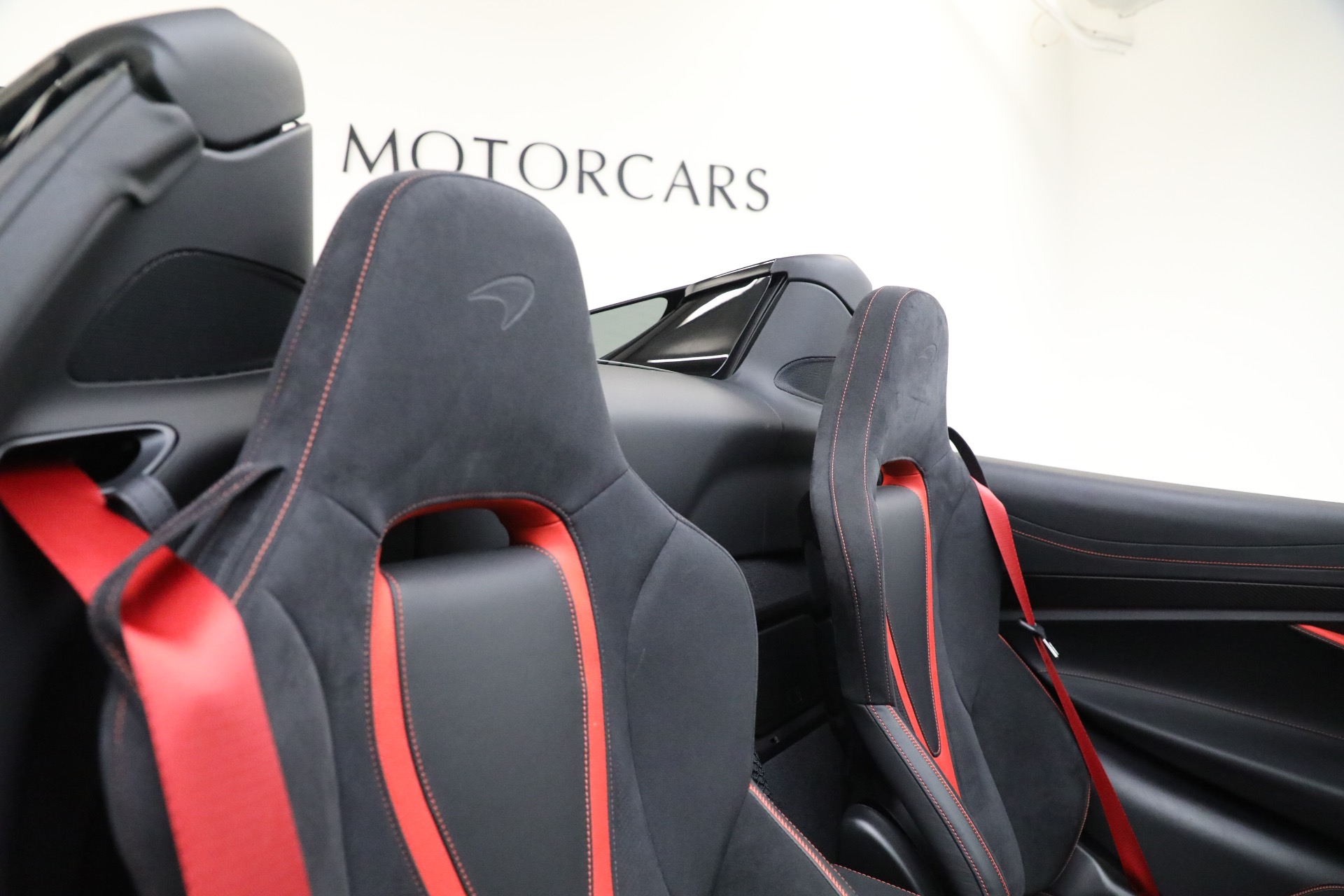 Used-2022-McLaren-720S-Spider-Performance