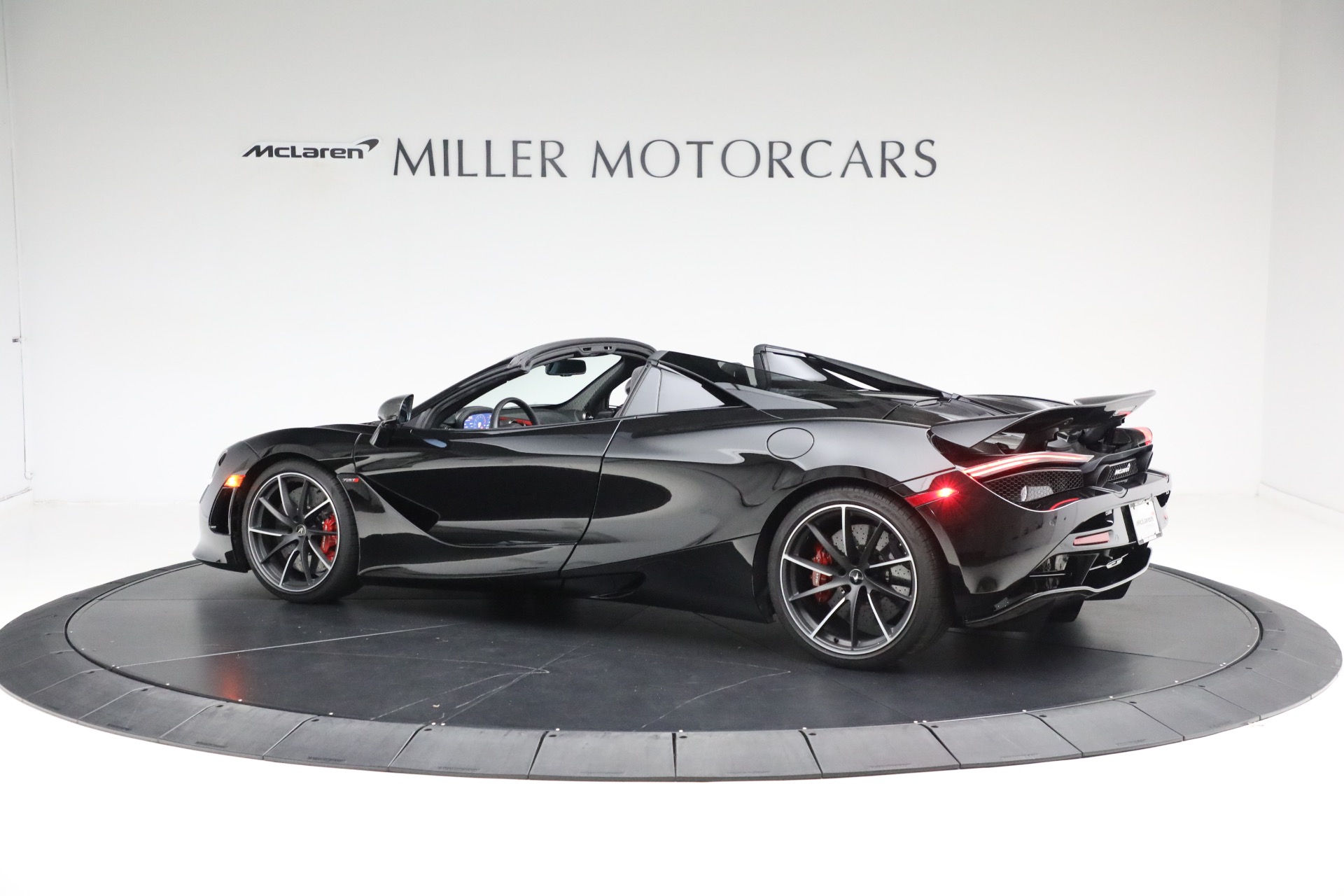 Used-2022-McLaren-720S-Spider-Performance