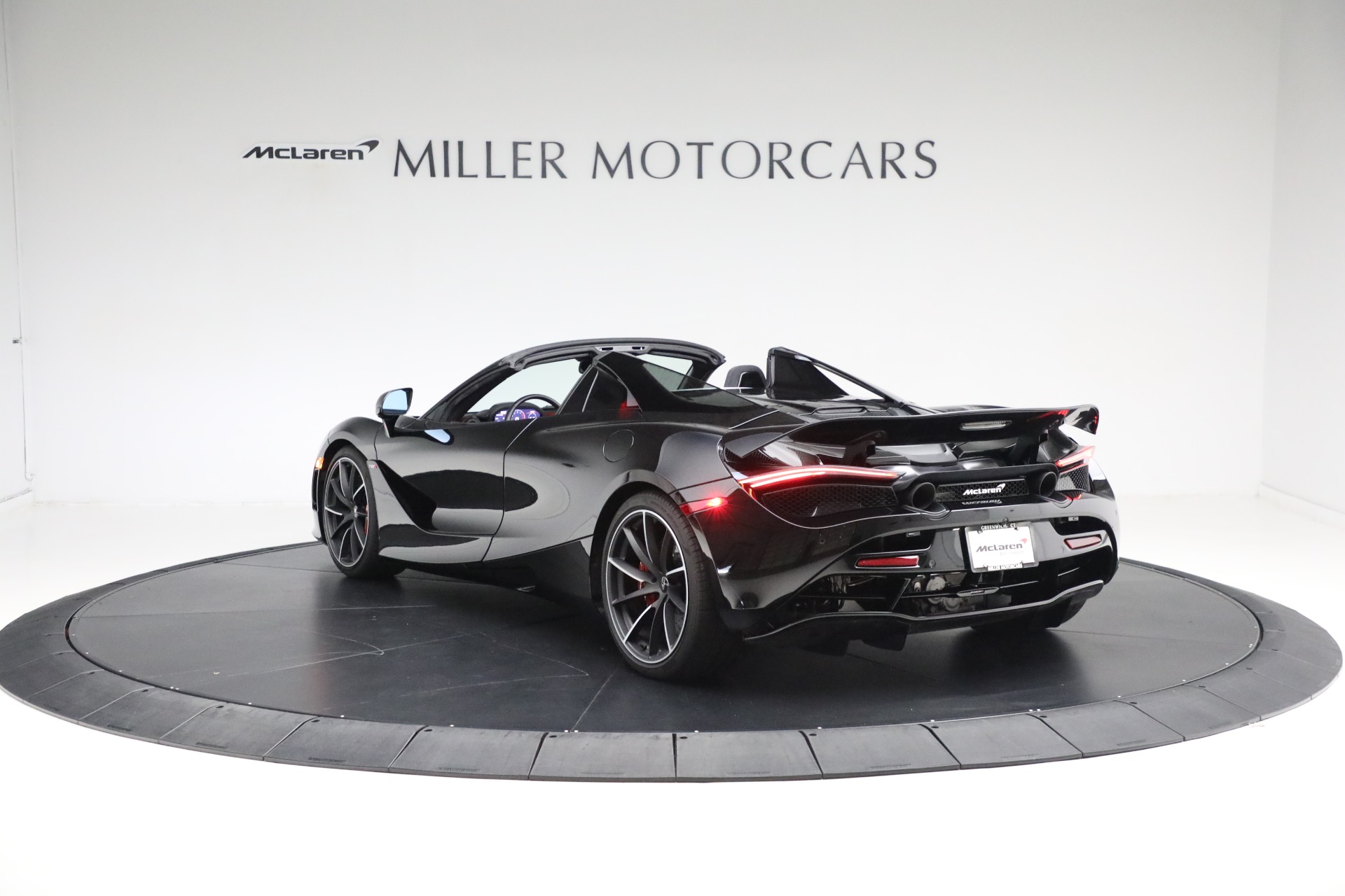 Used-2022-McLaren-720S-Spider-Performance